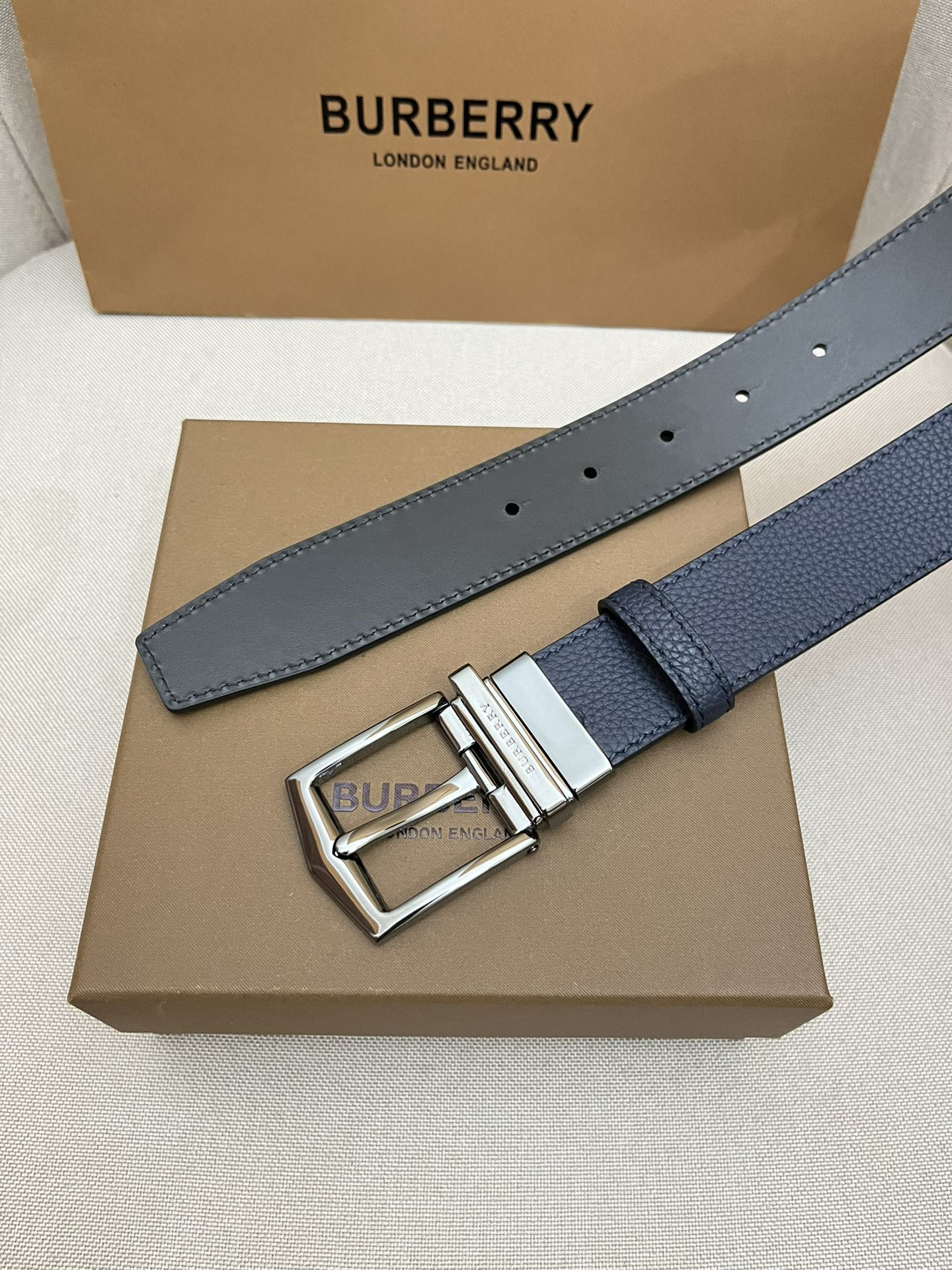 Burberry belt-107