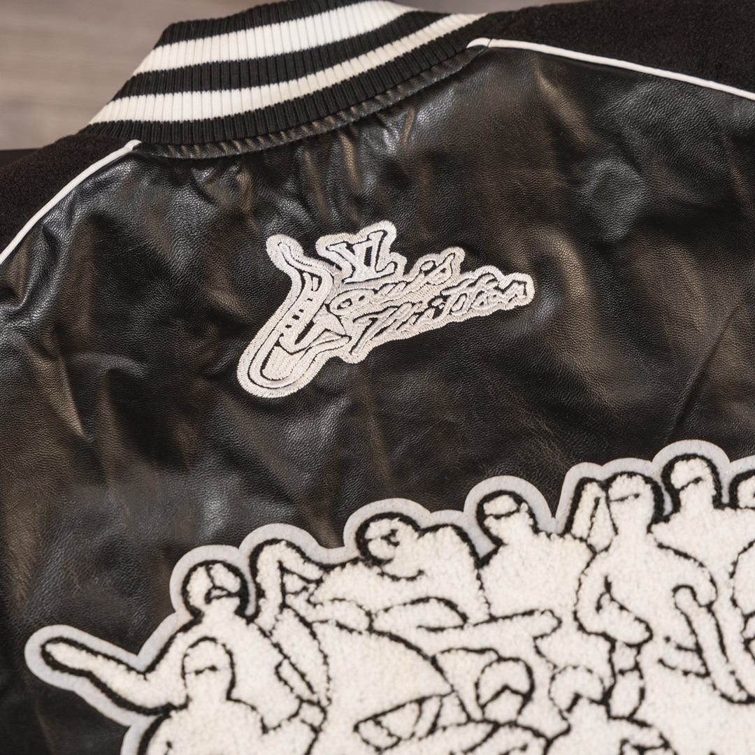 LV Clothing-313