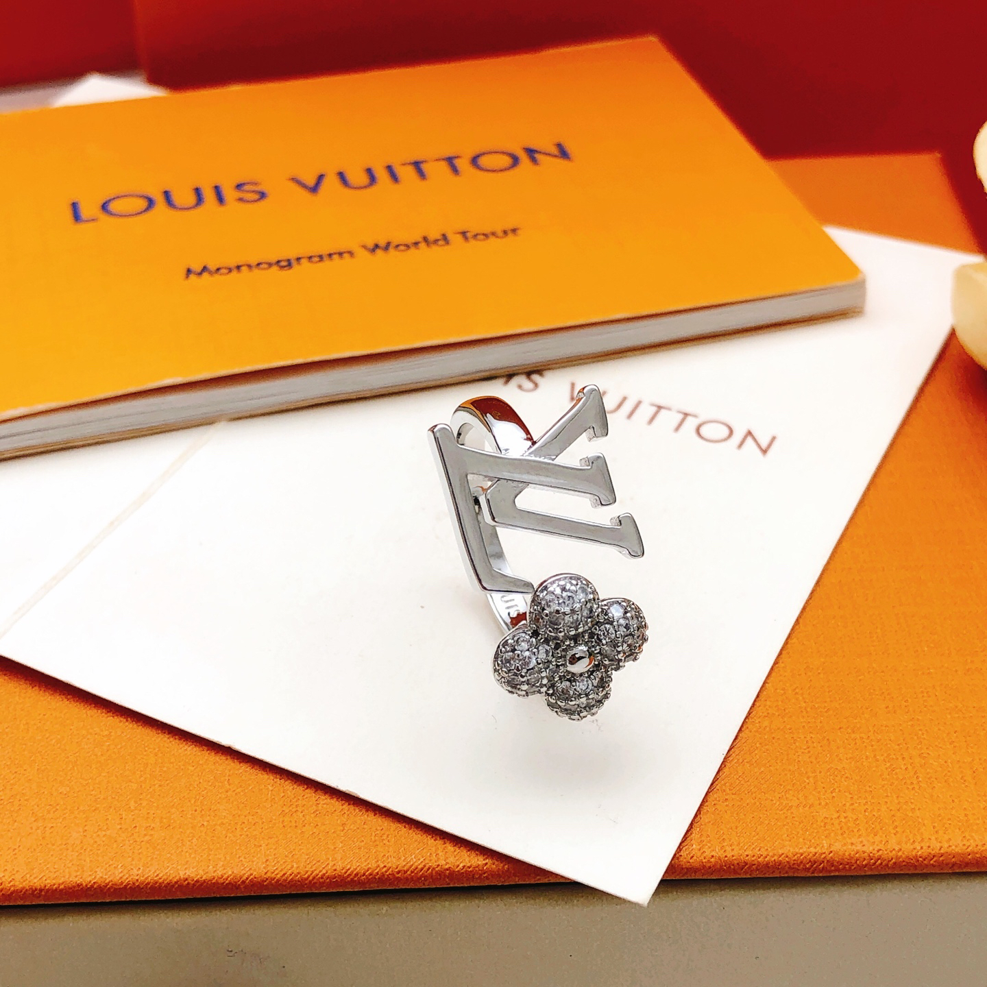 LV ring-29