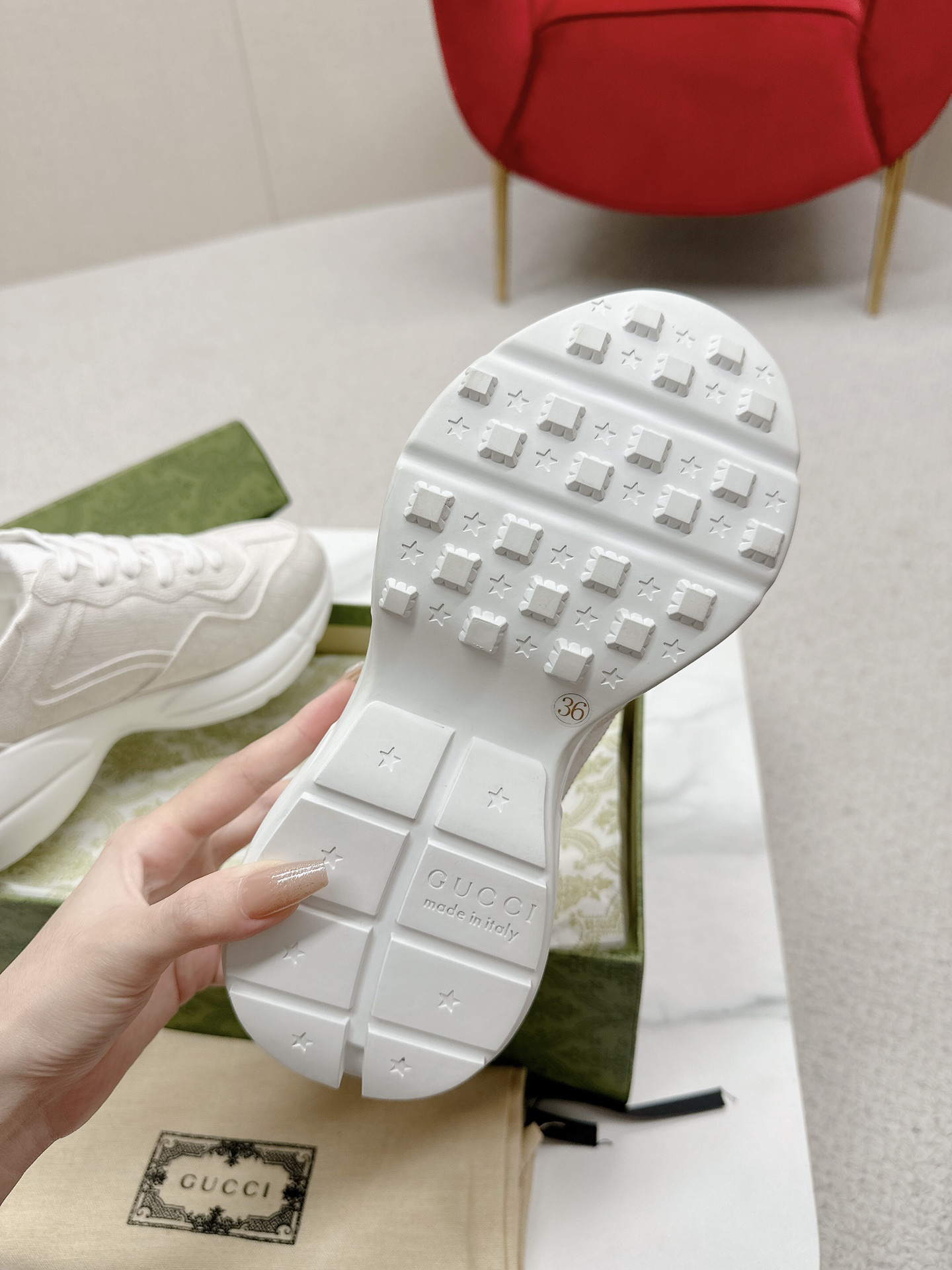 Gucci Sneakers-132