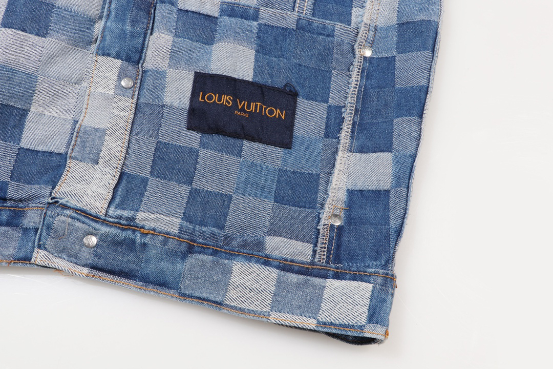LV clothing-87