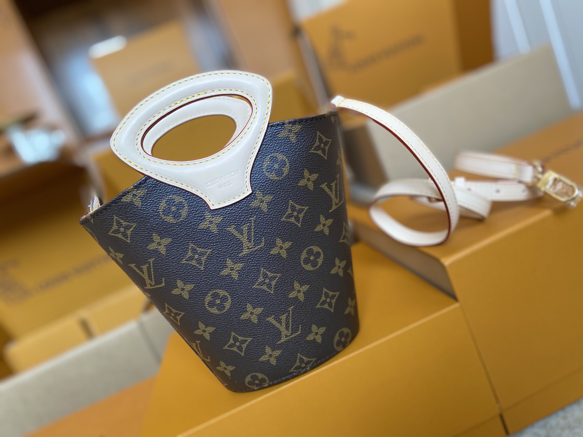 Louis Vuitton Hot New Product-50