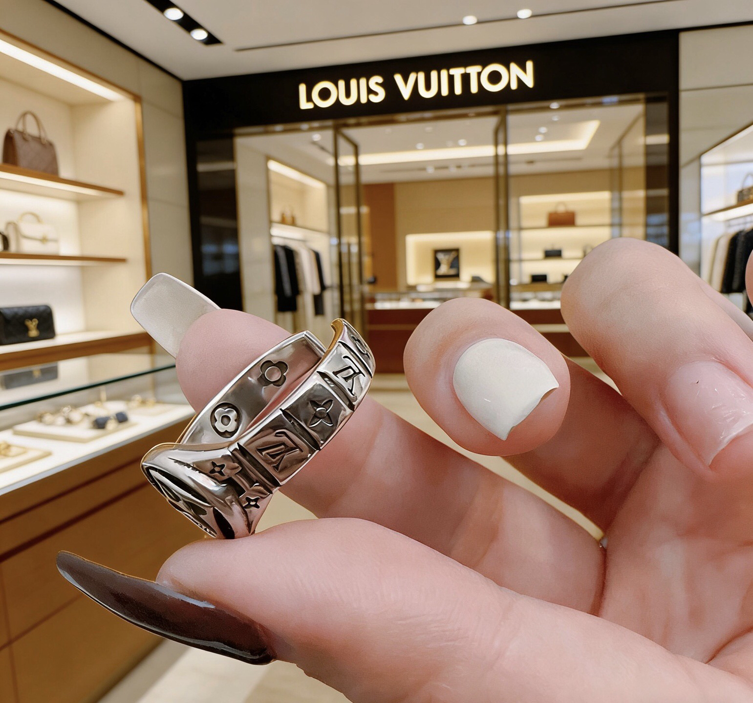 LV ring-10