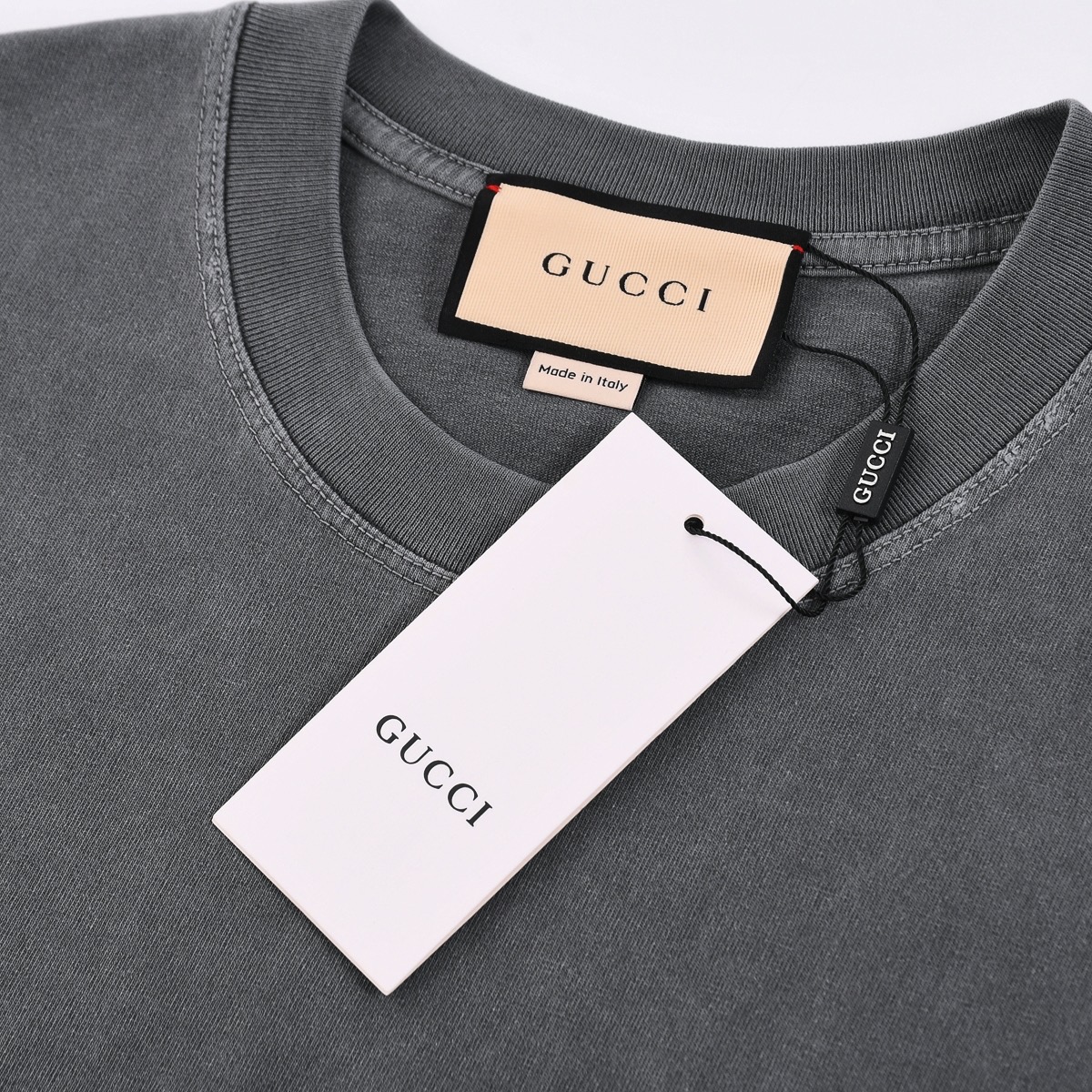 Gucci clothing-240