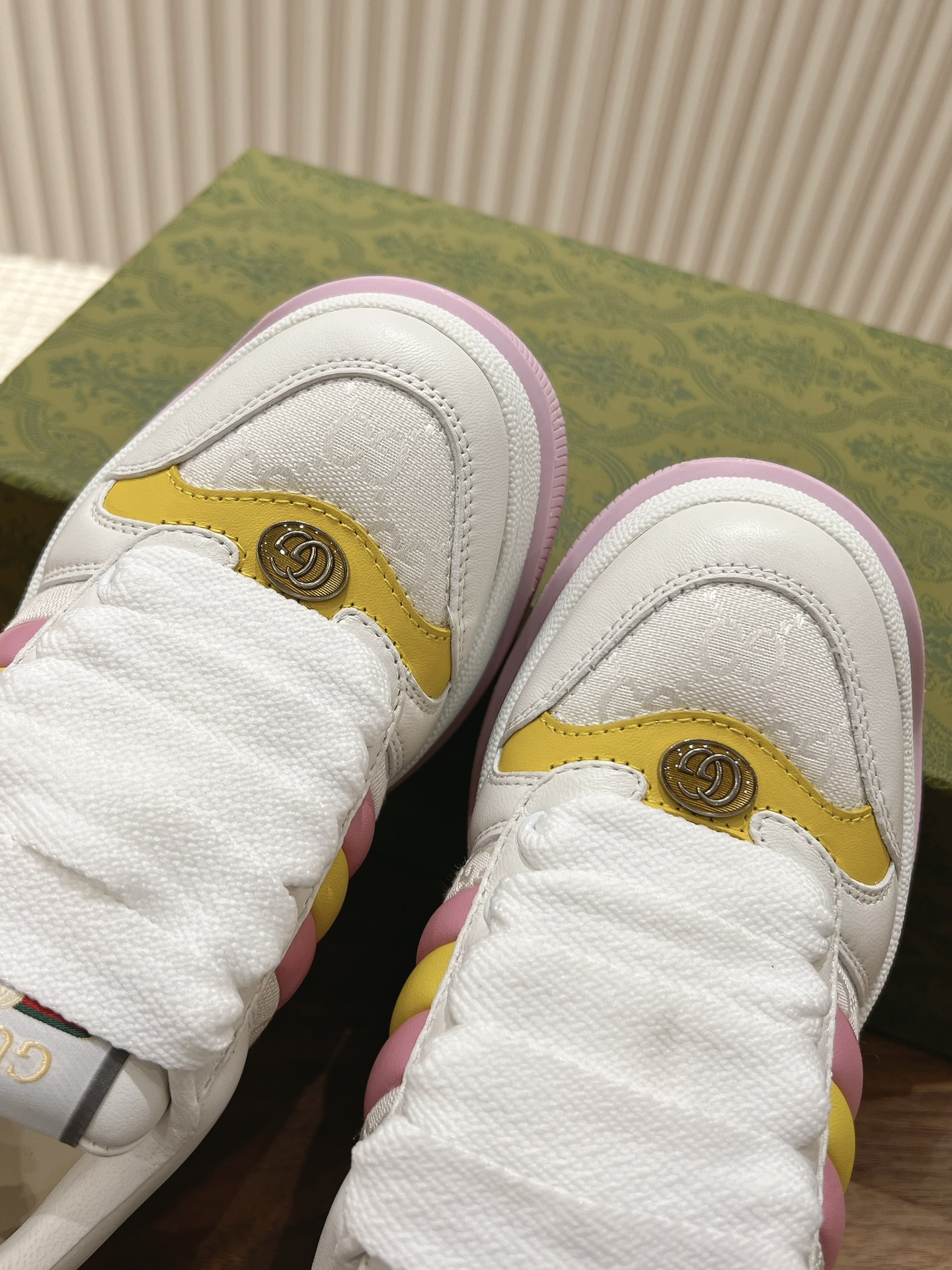 Gucci Sneakers-146