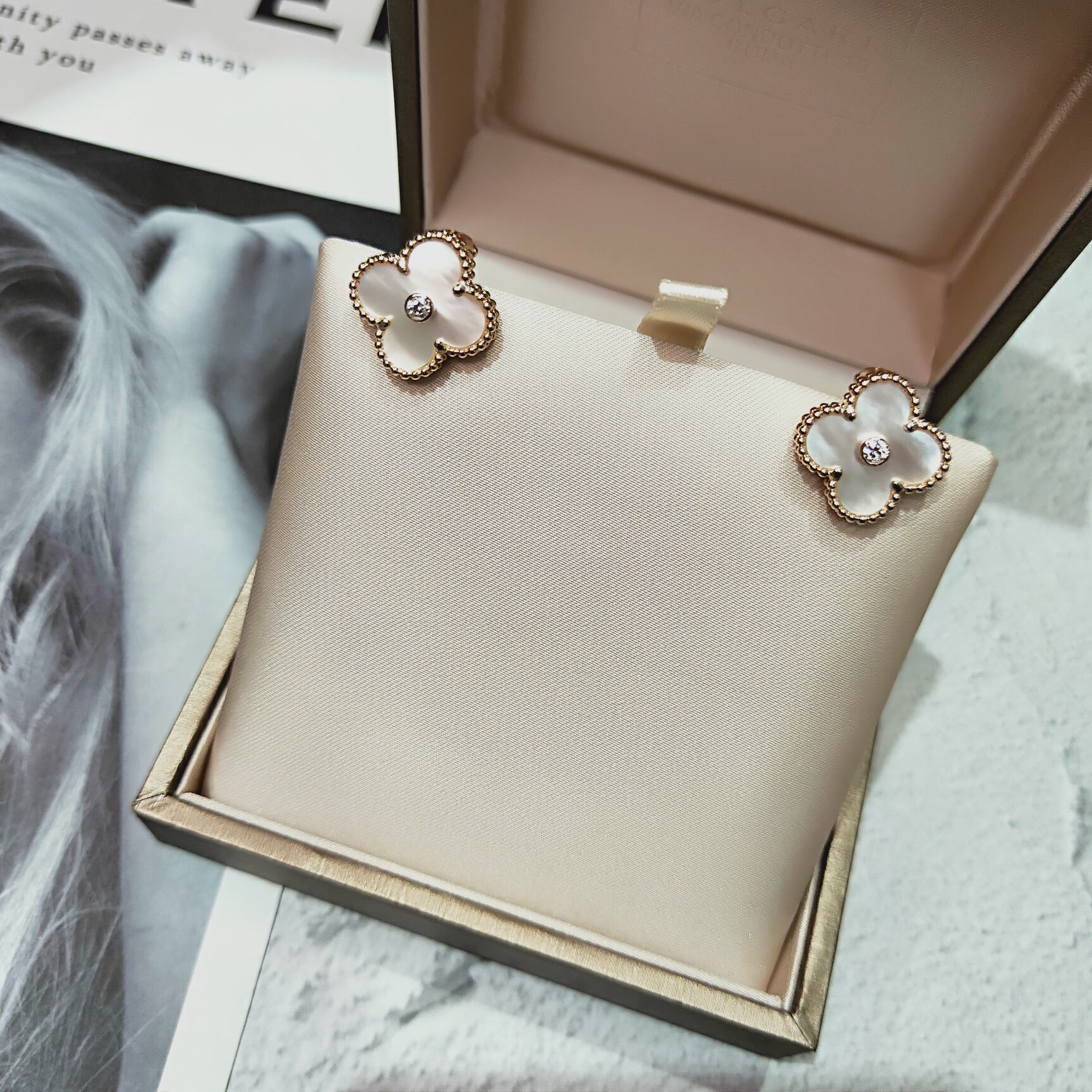 Van Cleef & Arpels earring-113