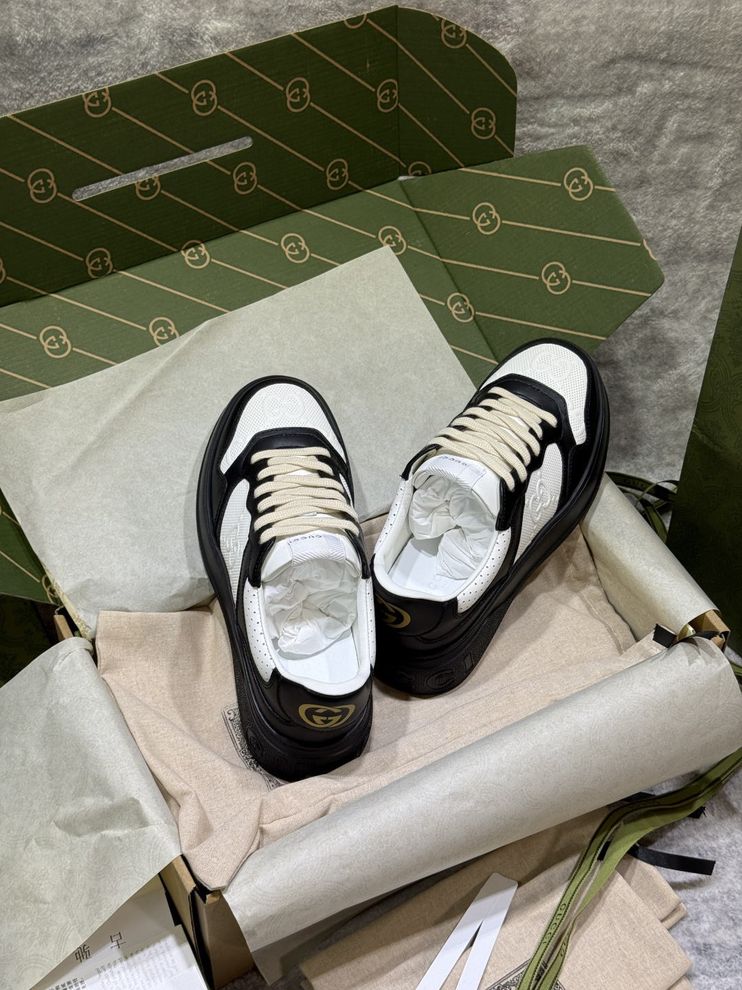 Gucci Sneakers-156