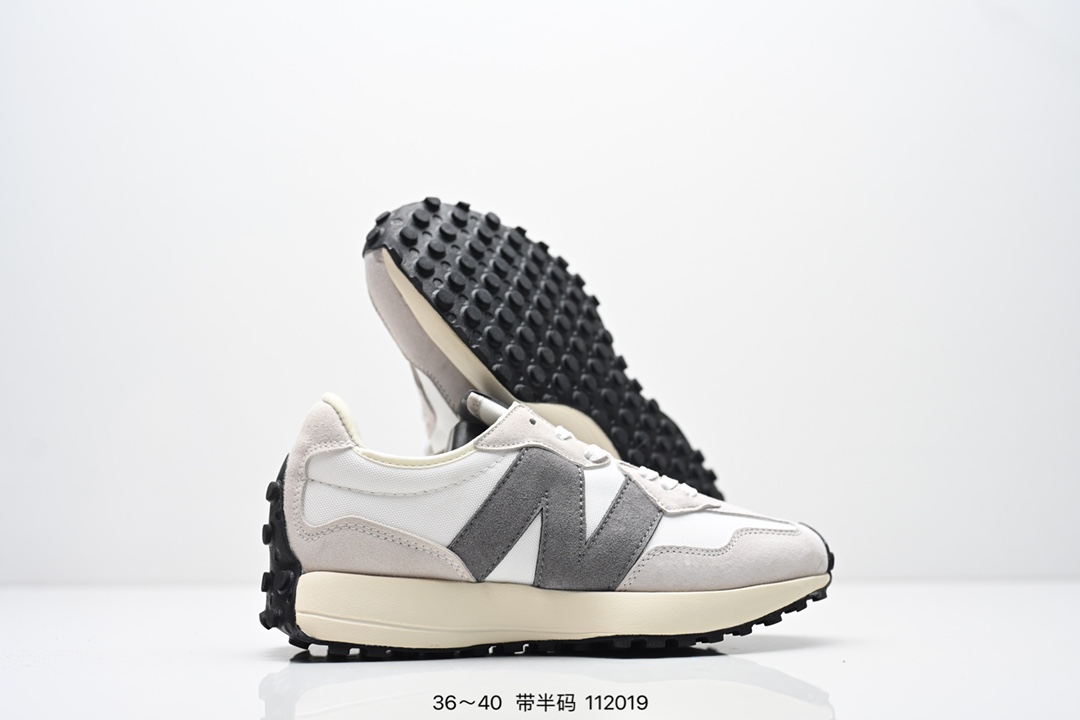 New Balance Sneakers-111
