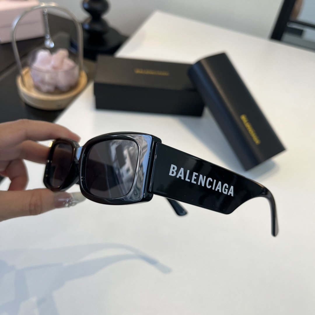 Balenciaga glasses-14