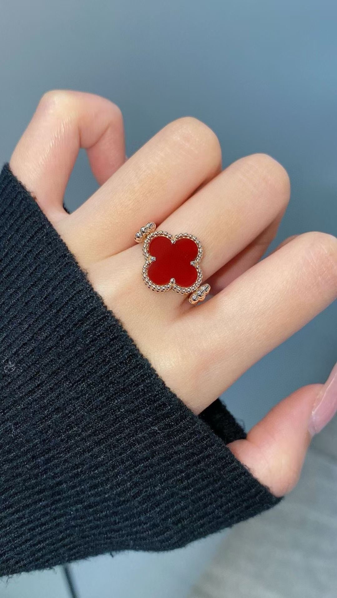 Van Cleef & Arpels ring-97