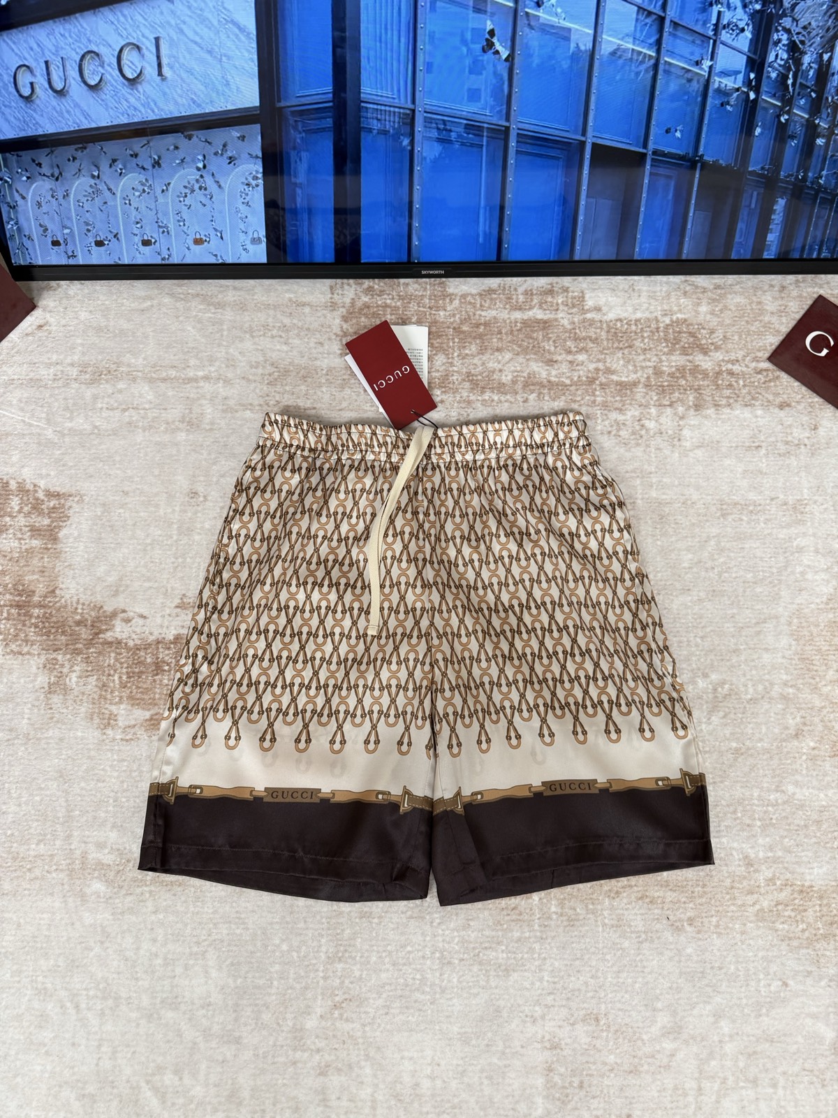Gucci clothing-10