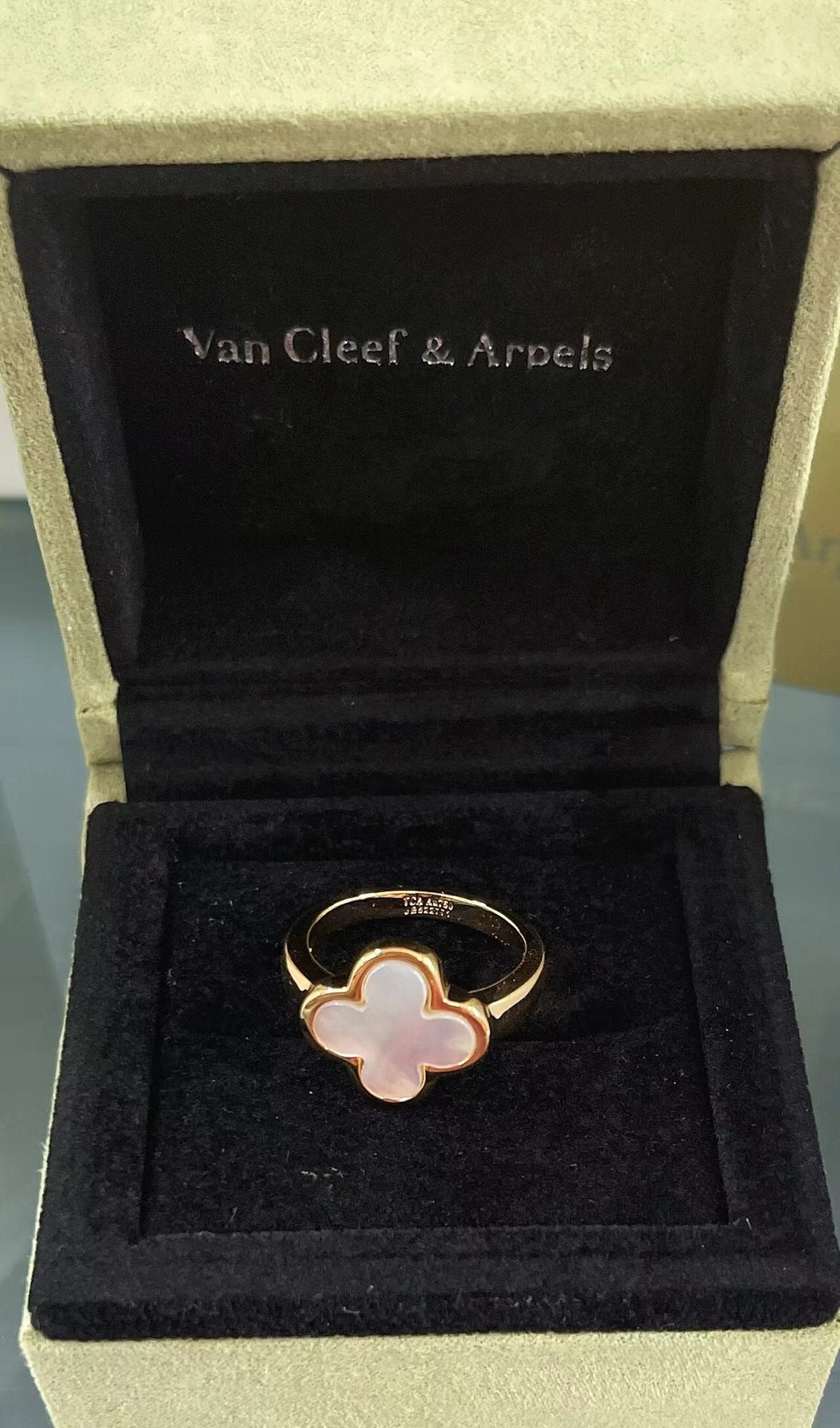 Van Cleef & Arpels ring-93
