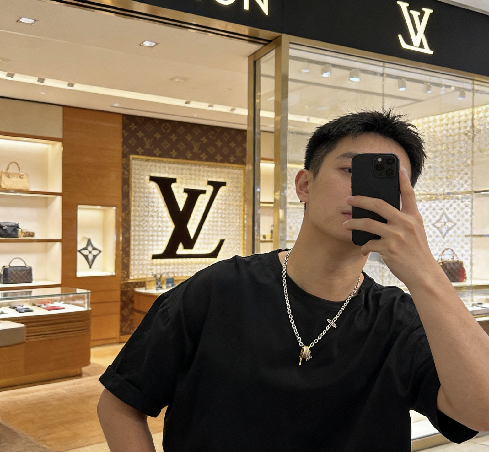 LV necklace-40