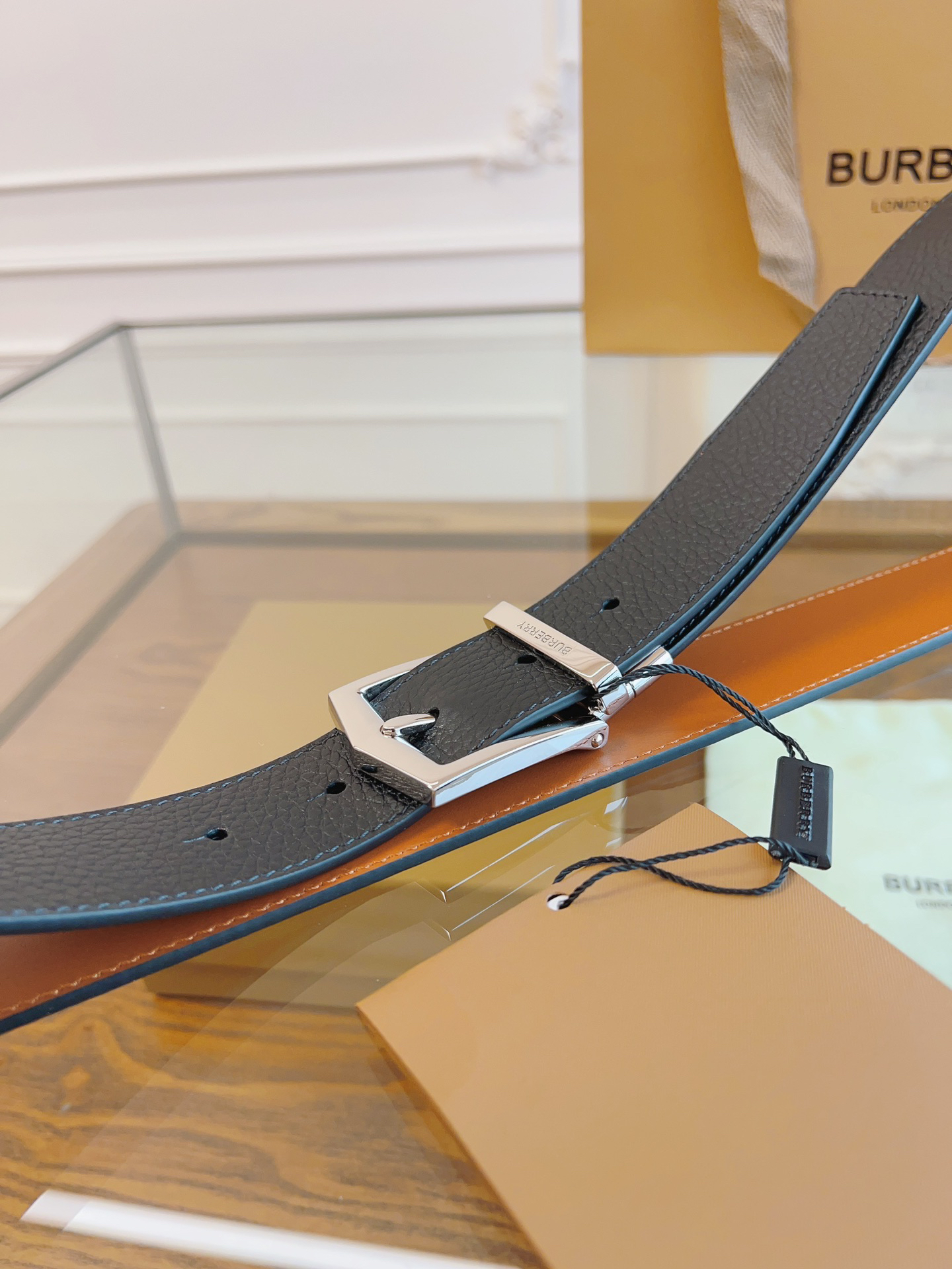 Burberry belt-90