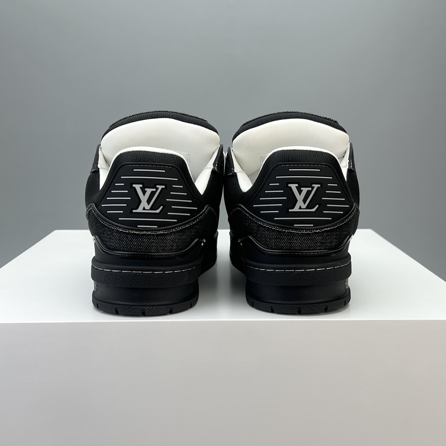 Lv Sneakers-144