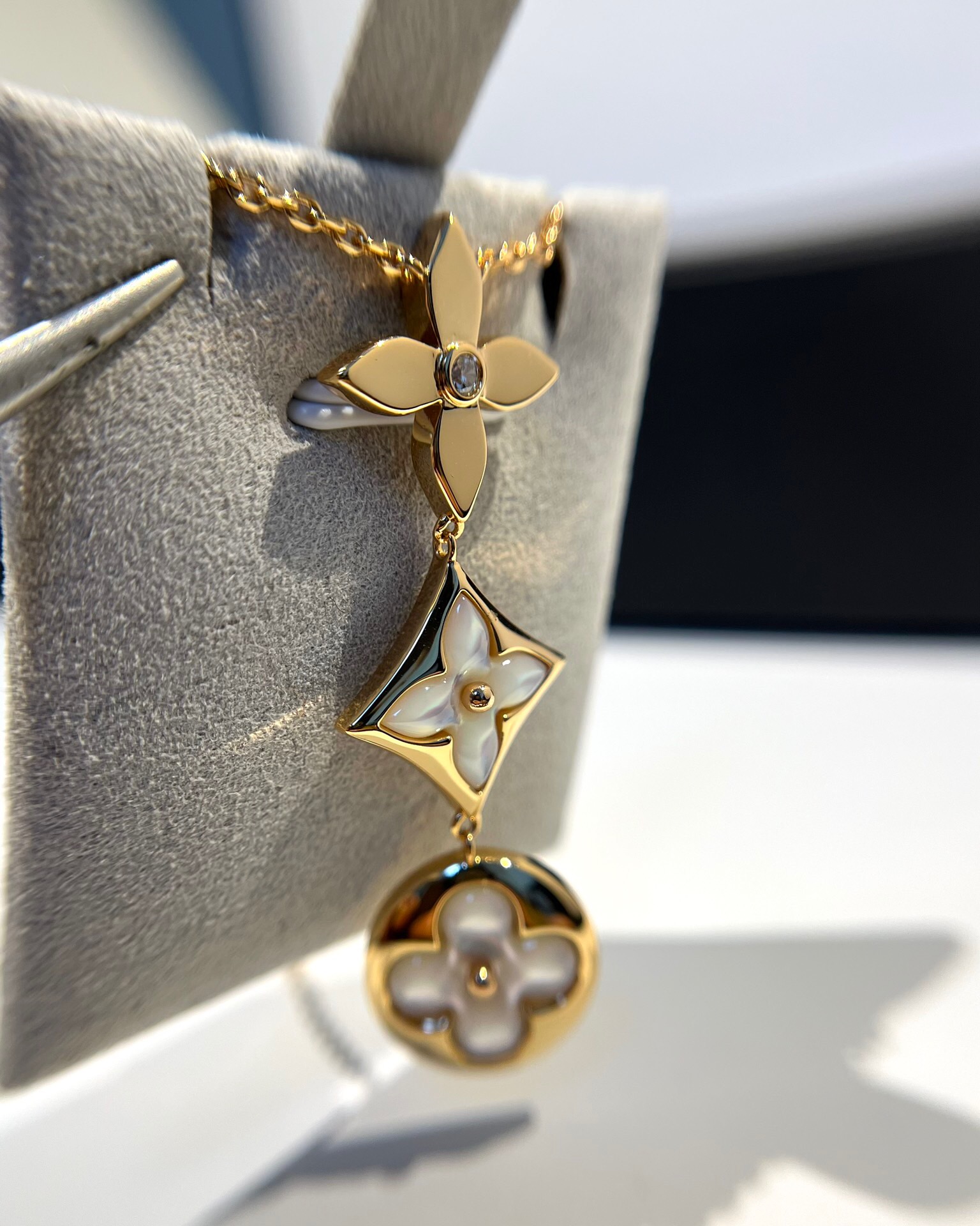LV necklace-9