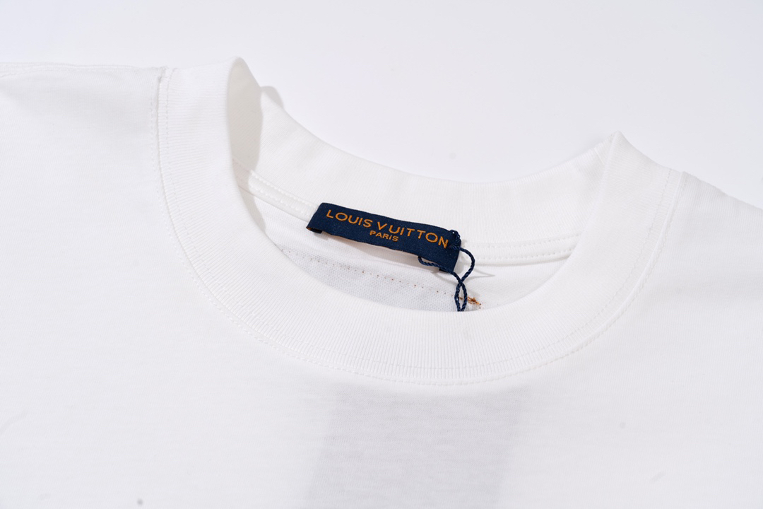 LV clothing-83