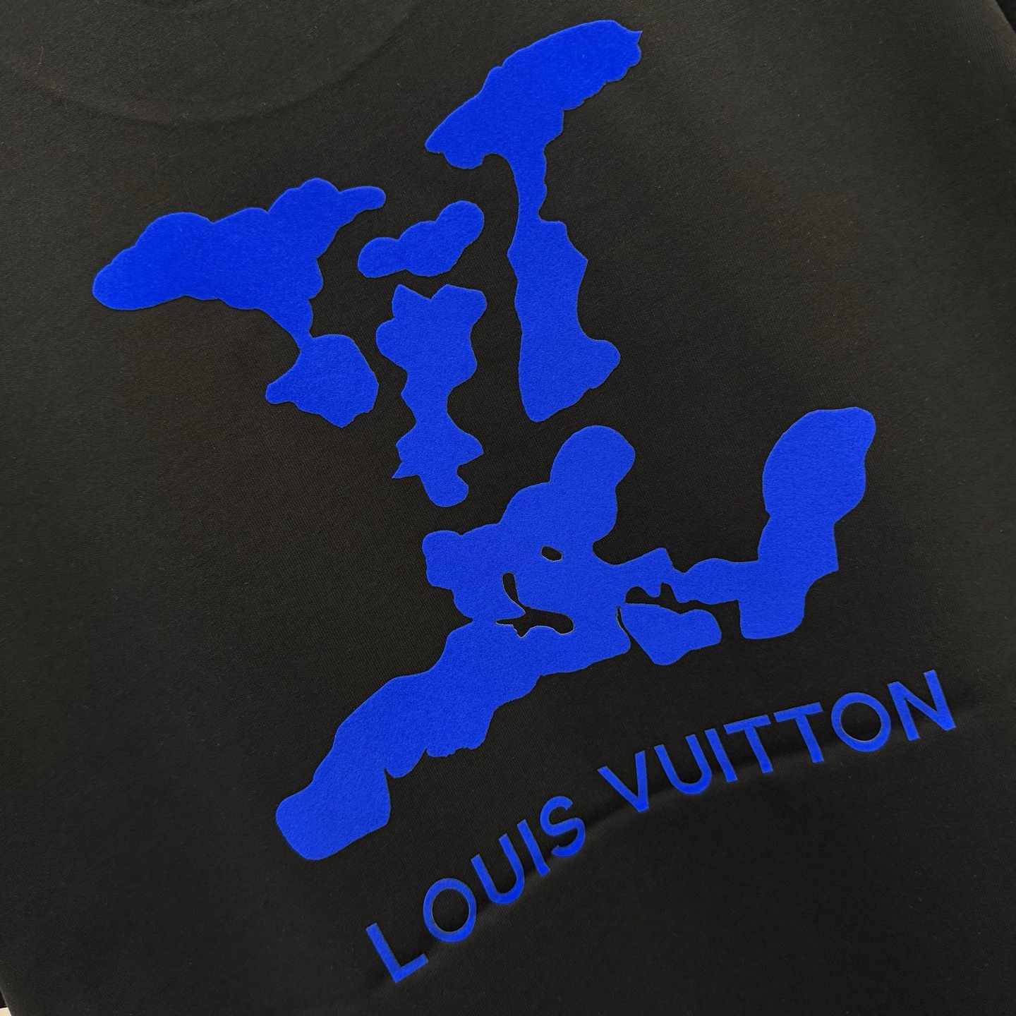 LV clothing-164