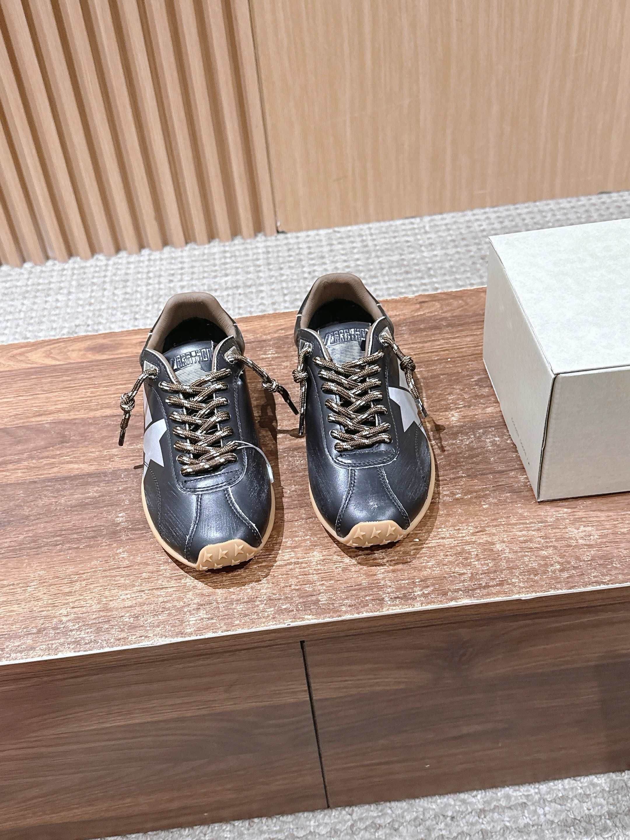 Golden Goose Sneakers-51