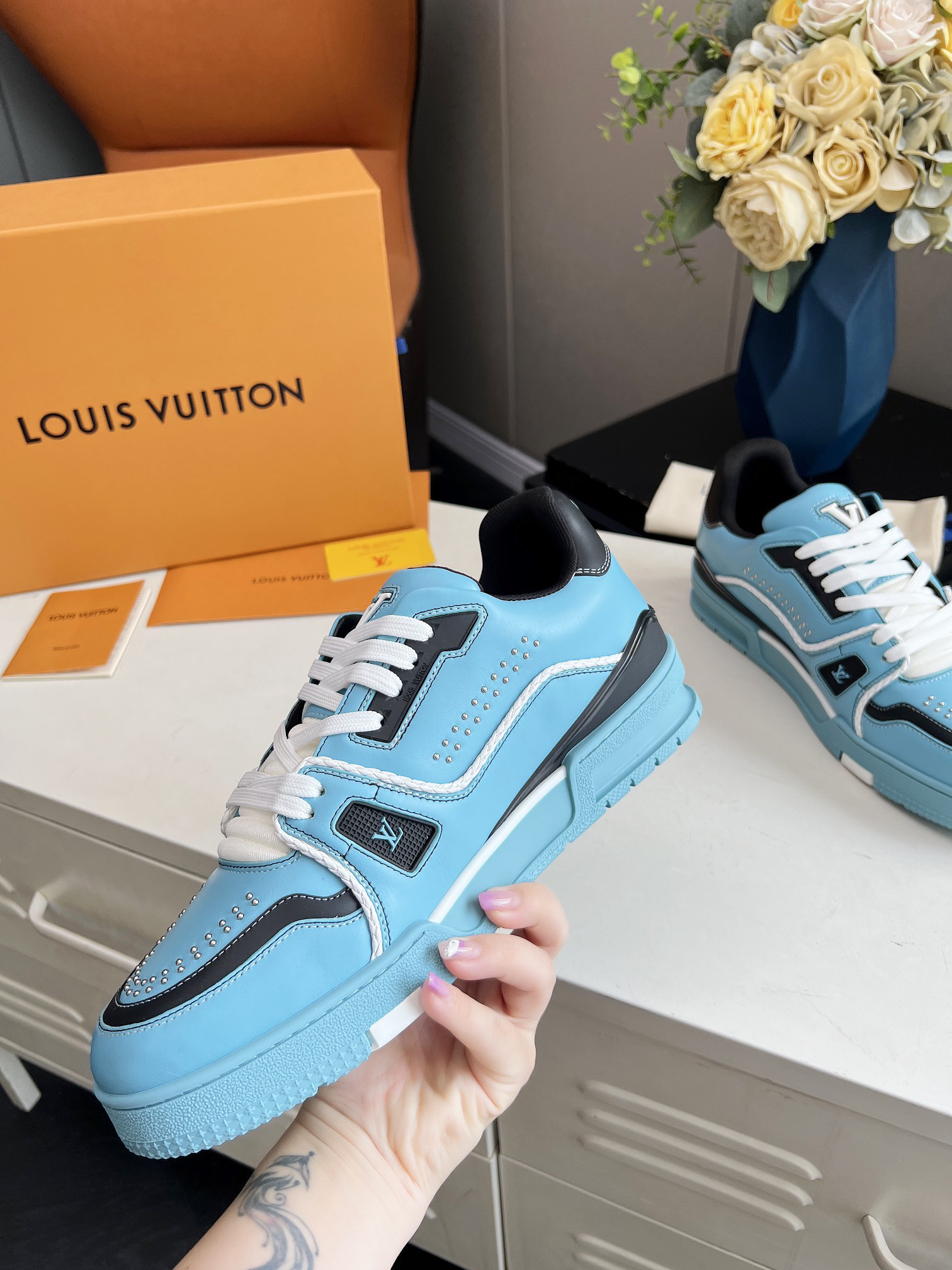 Lv Sneakers-69