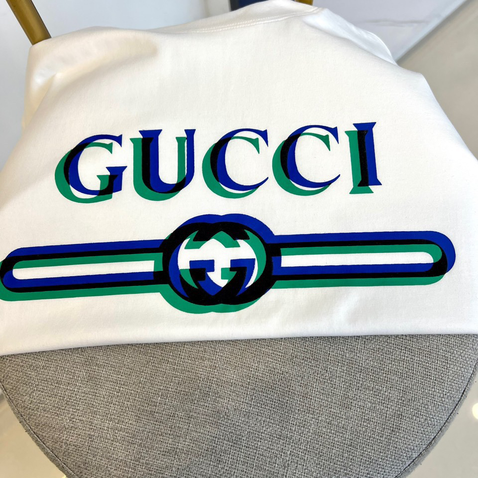 Gucci clothing-277