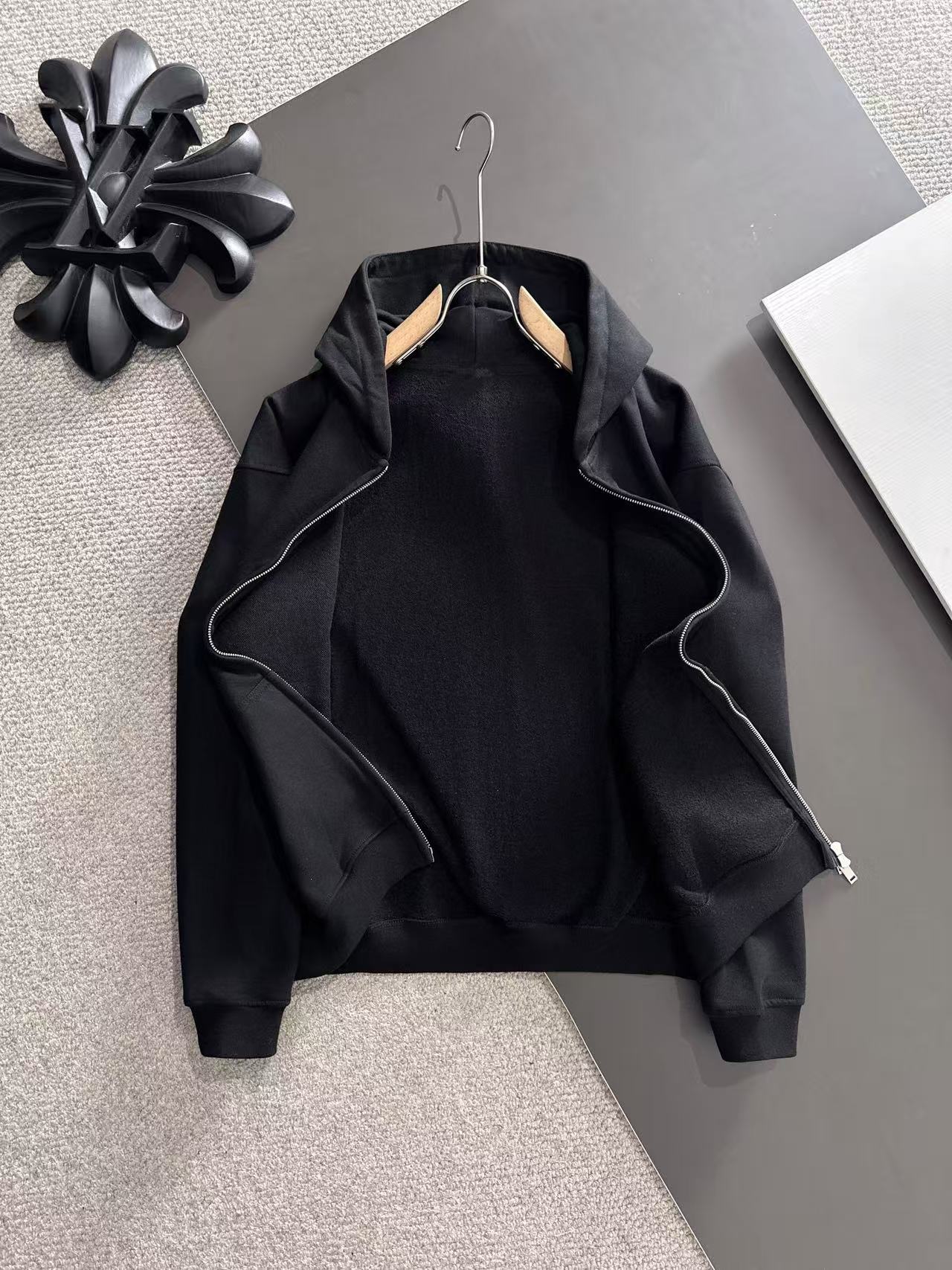 Gucci Clothing-316