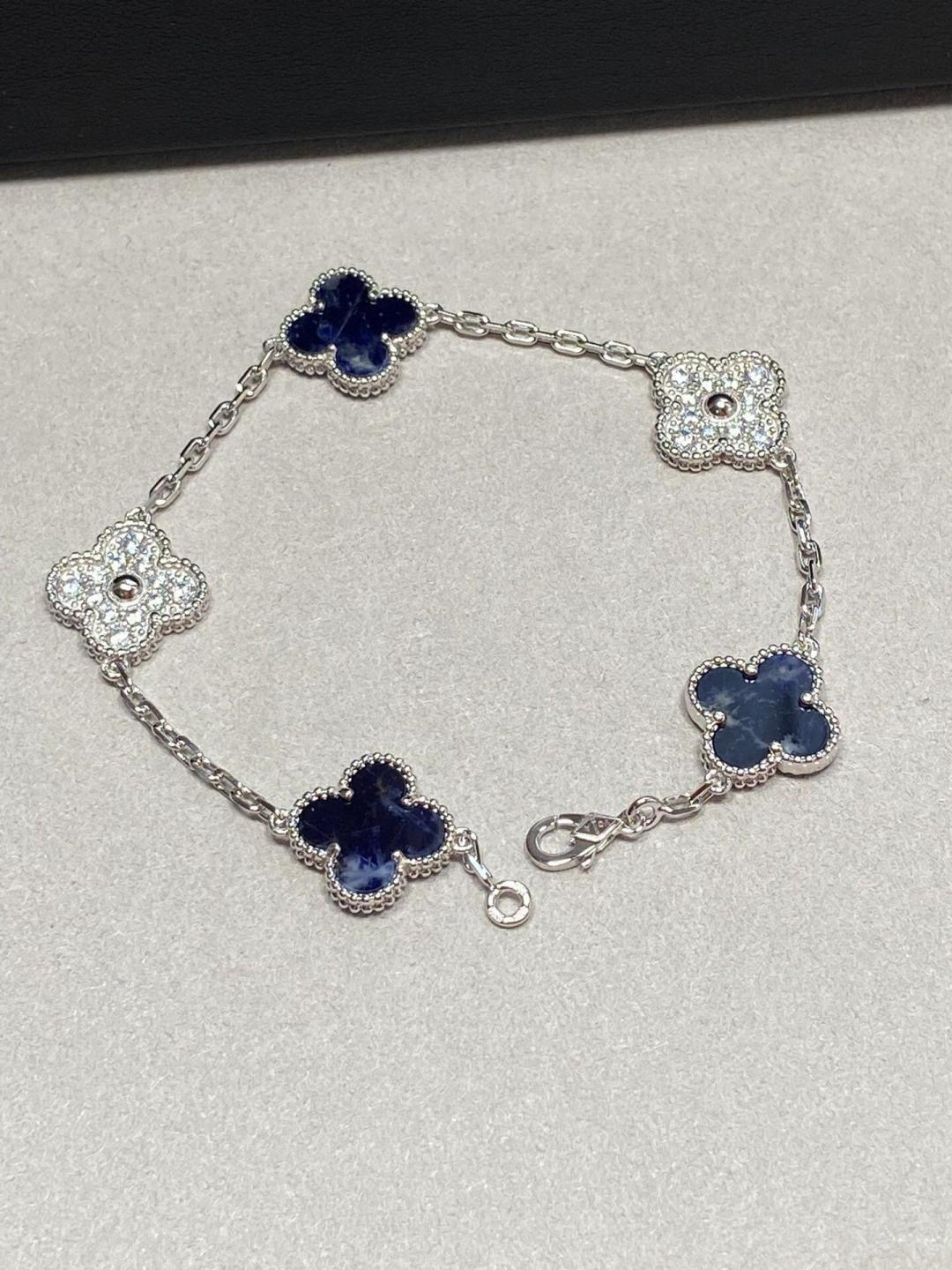 Van Cleef & Arpels Bracelet-93