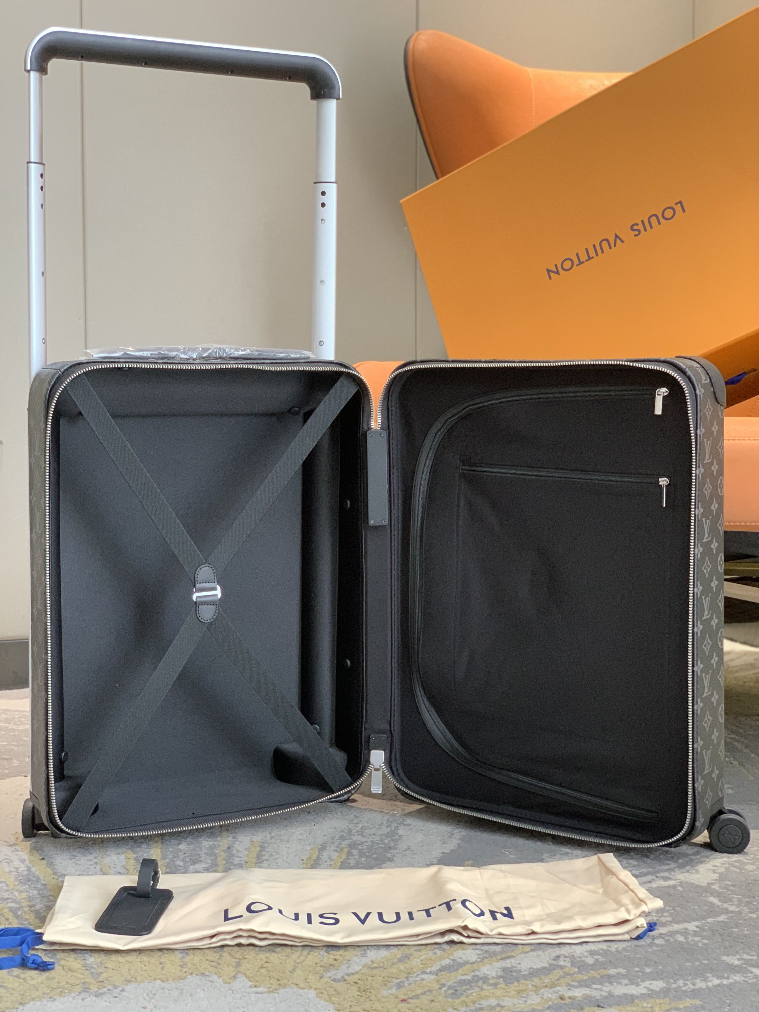 LV luggage-73