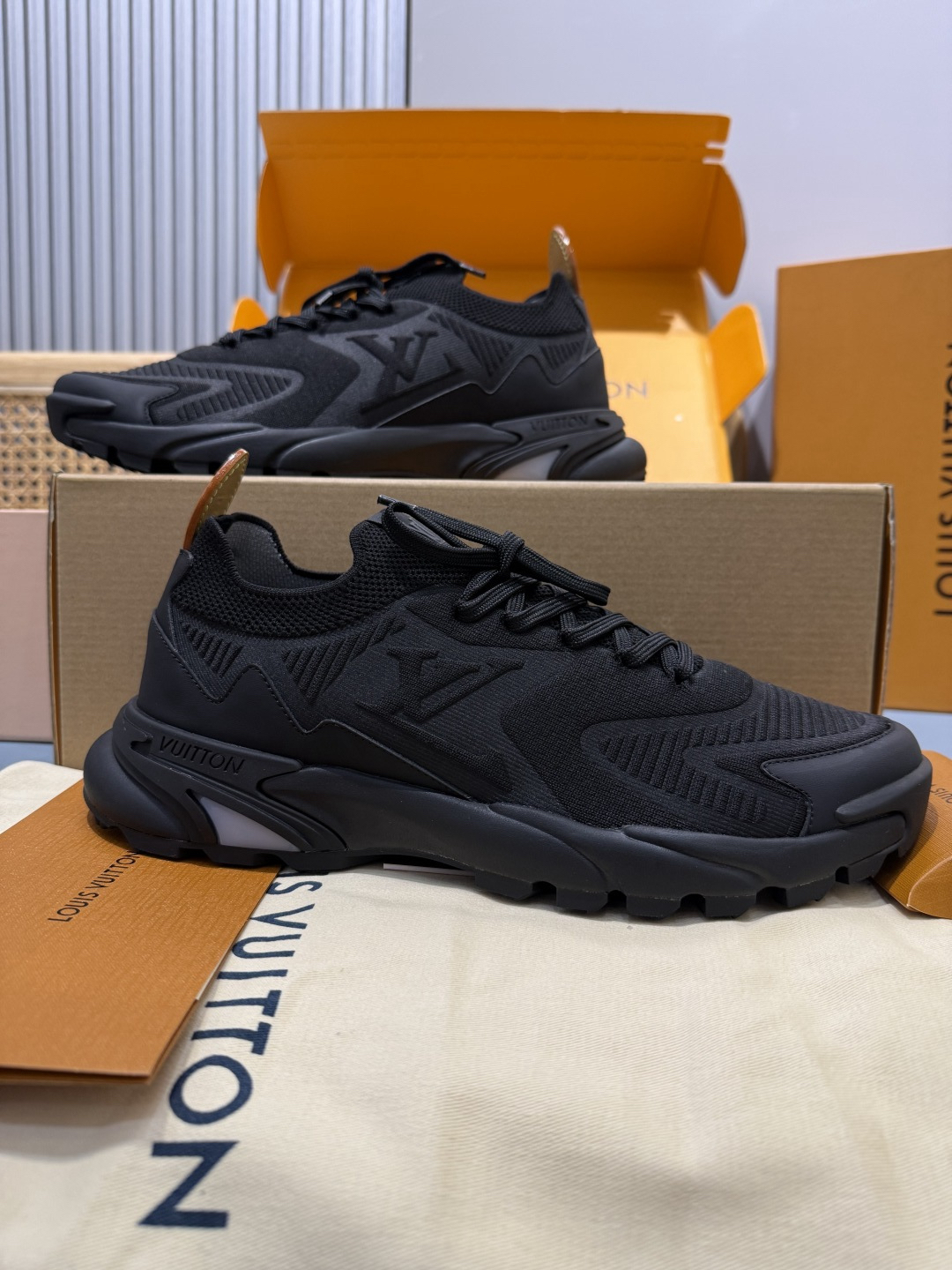 Lv Sneakers-173