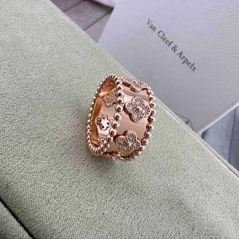 Van Cleef & Arpels ring-47