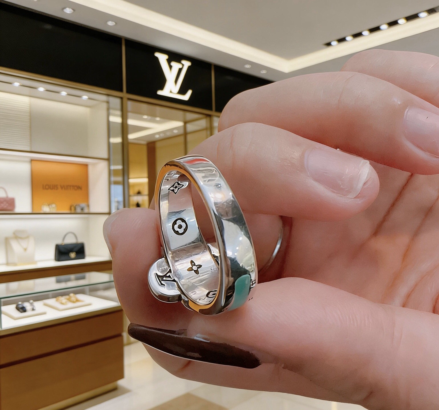LV ring-5