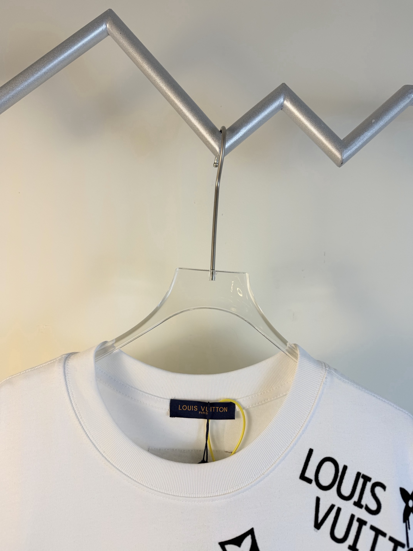 LV clothing-244