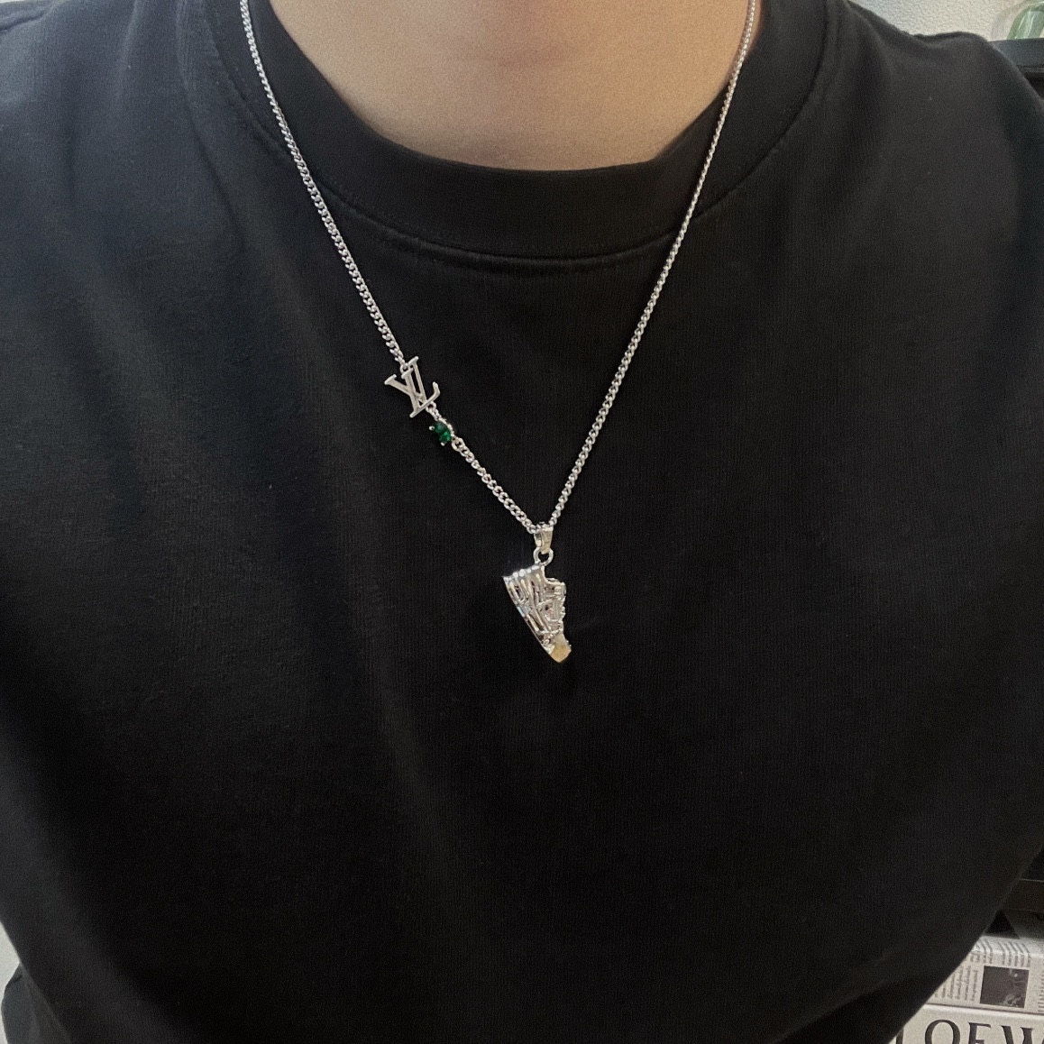 LV necklace-1