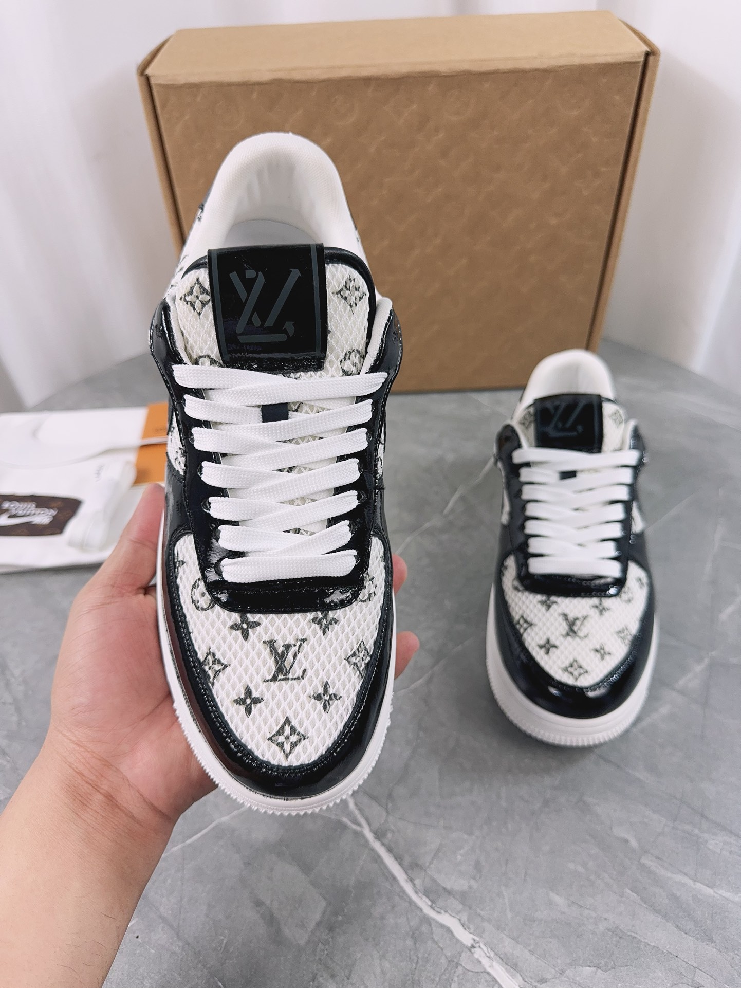 Lv Sneakers-247