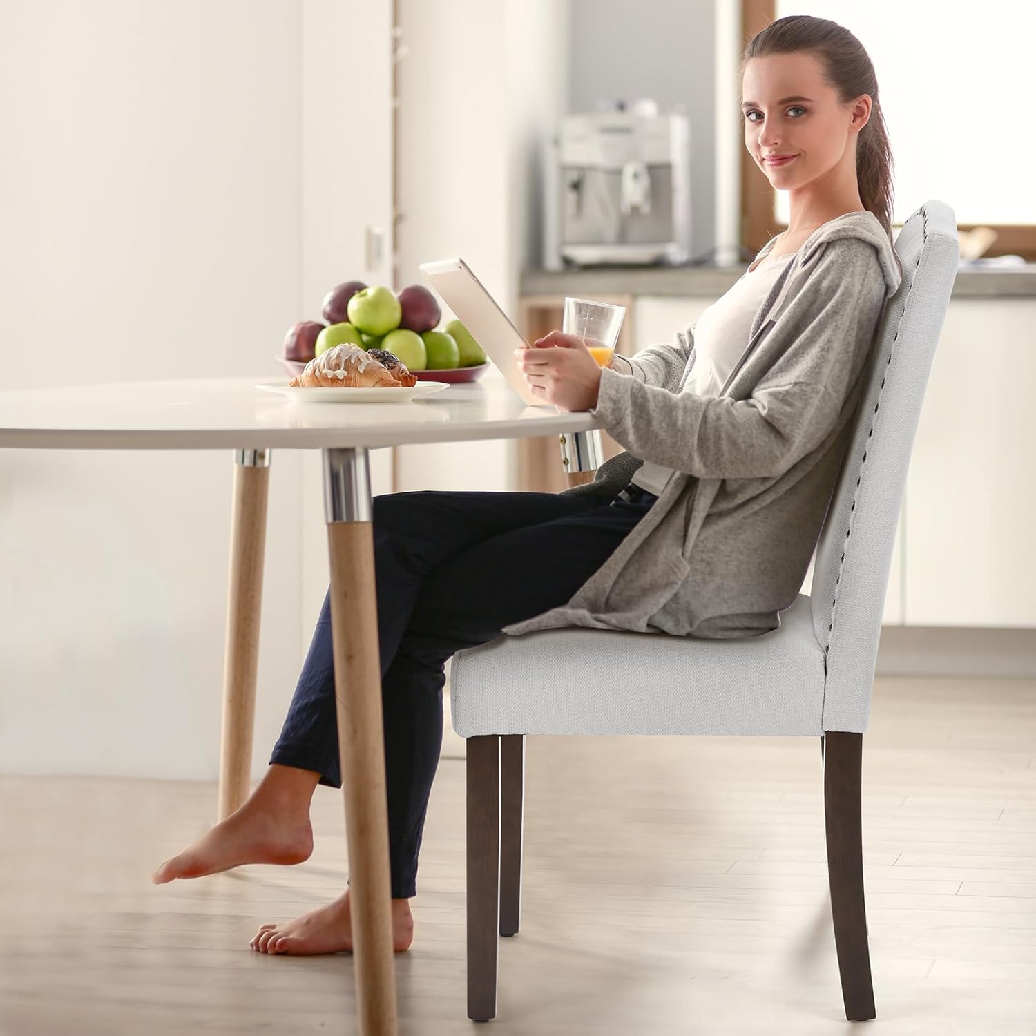 DUMOS Dining Chairs Set of 4, Farmhouse Fabric Upholstered Kitchen Chairs with Wooden Legs and Padded Seat, Modern Accent Chairs for Dining Room, Kitchen, Living Room, Restaurant, Light Grey