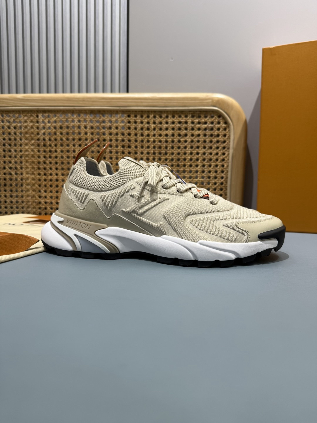 Lv Sneakers-185