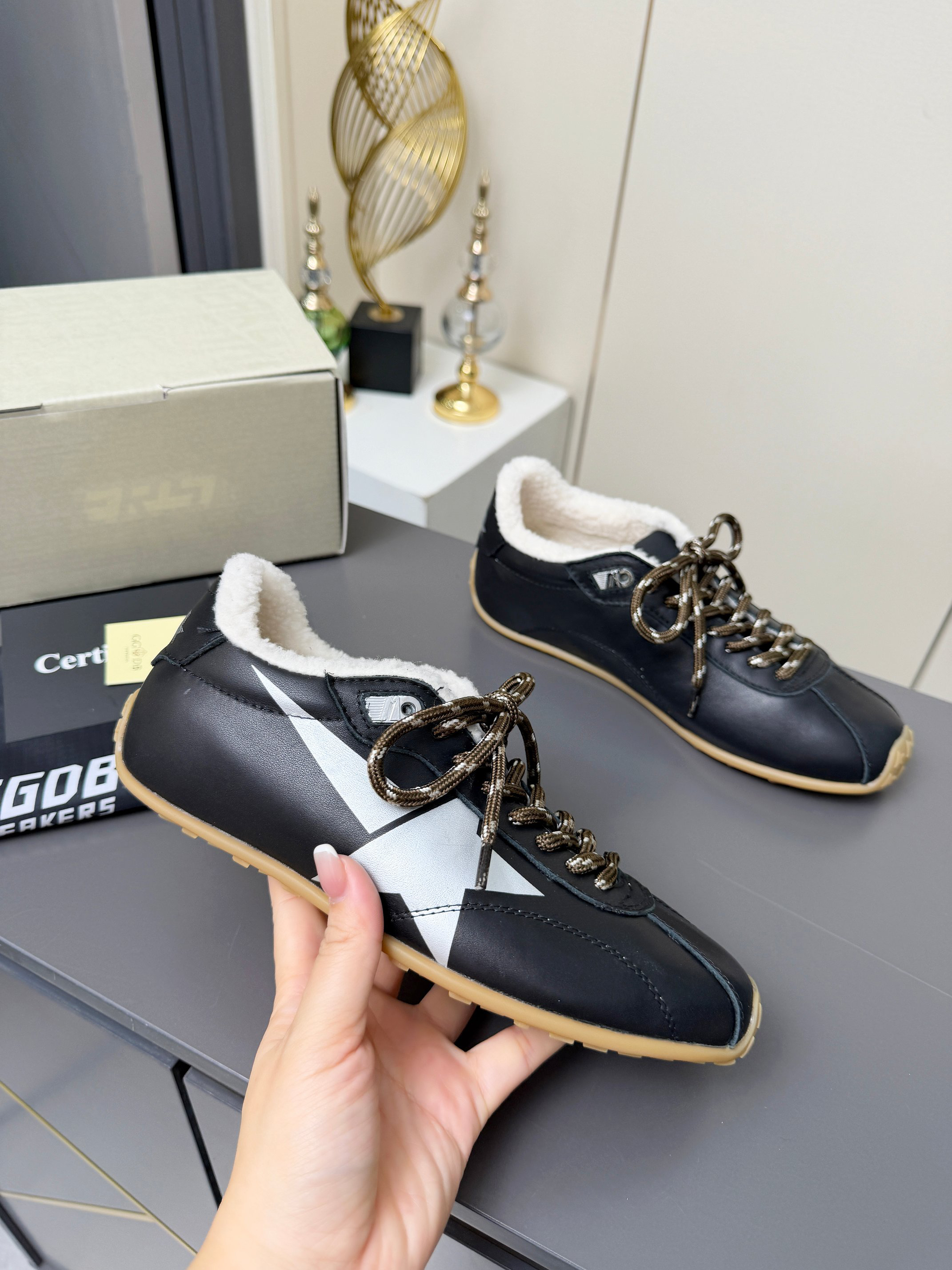 Golden Goose Sneakers-28