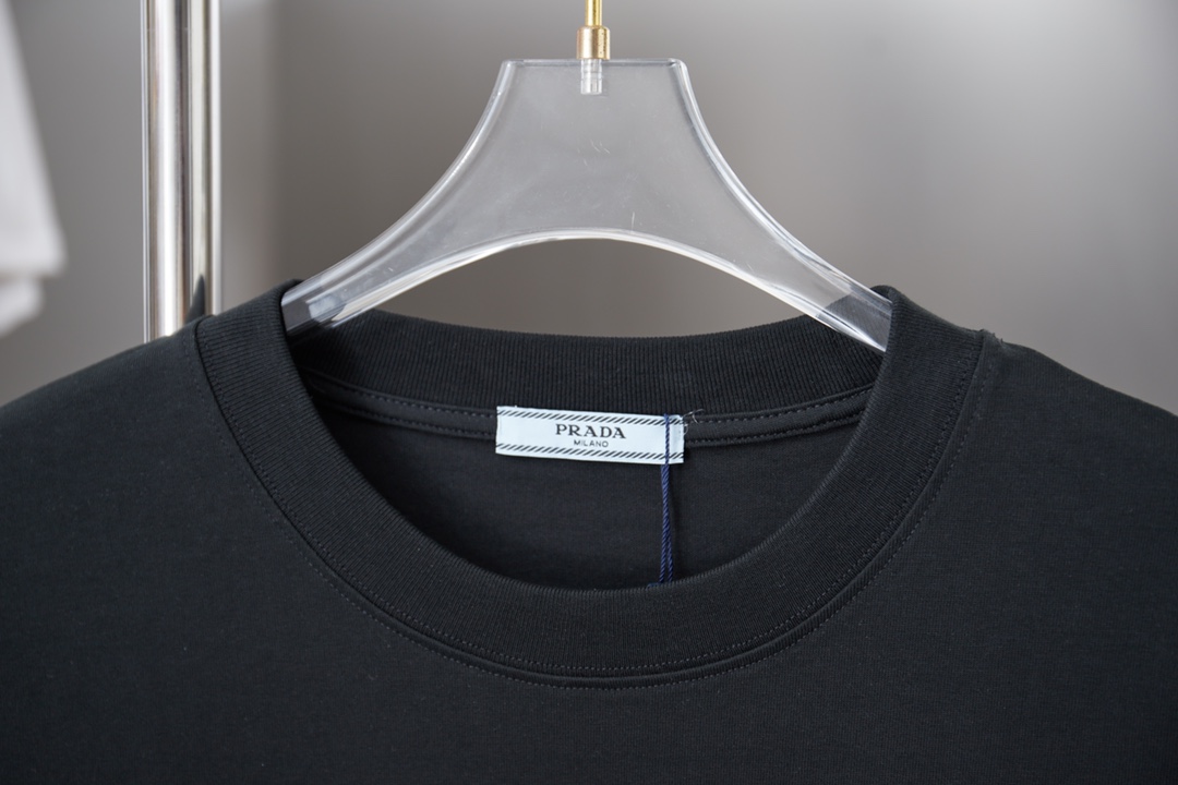 Prada clothing-239