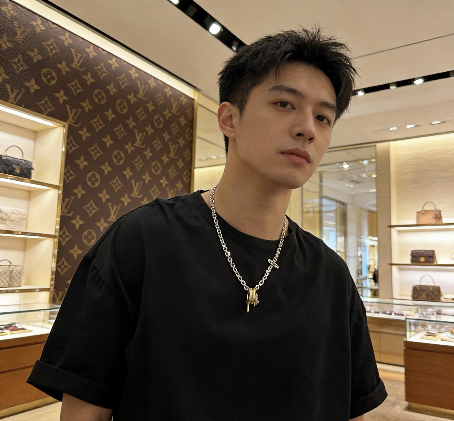 LV necklace-40