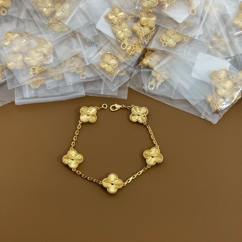 Van Cleef & Arpels Bracelet-49