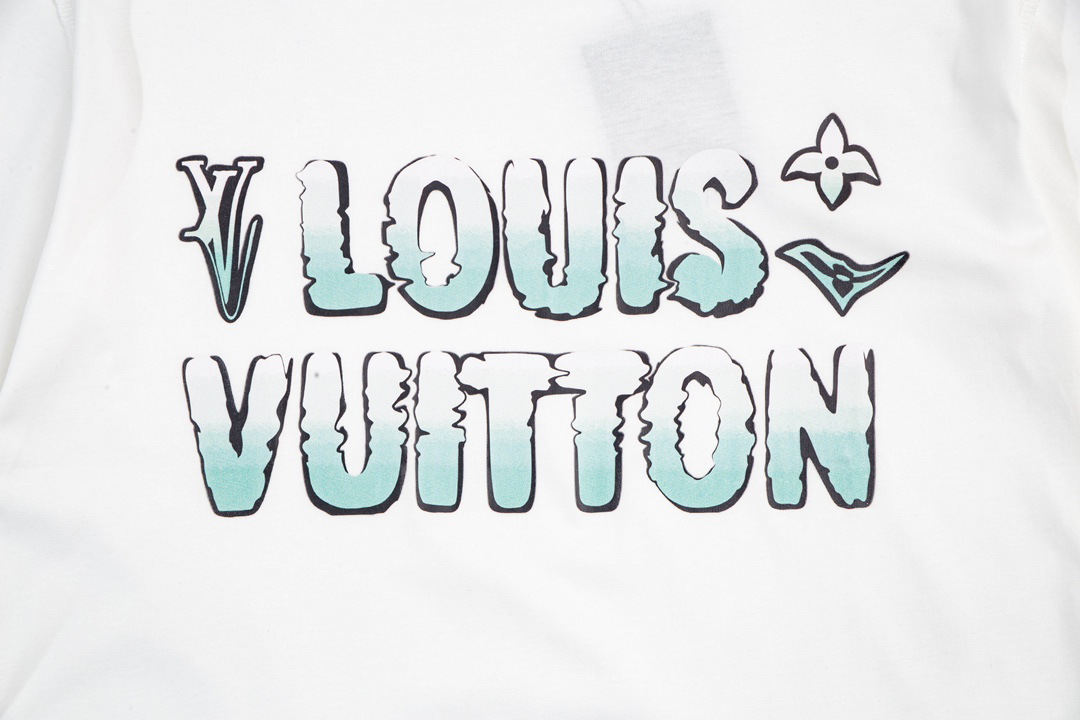 LV clothing-77