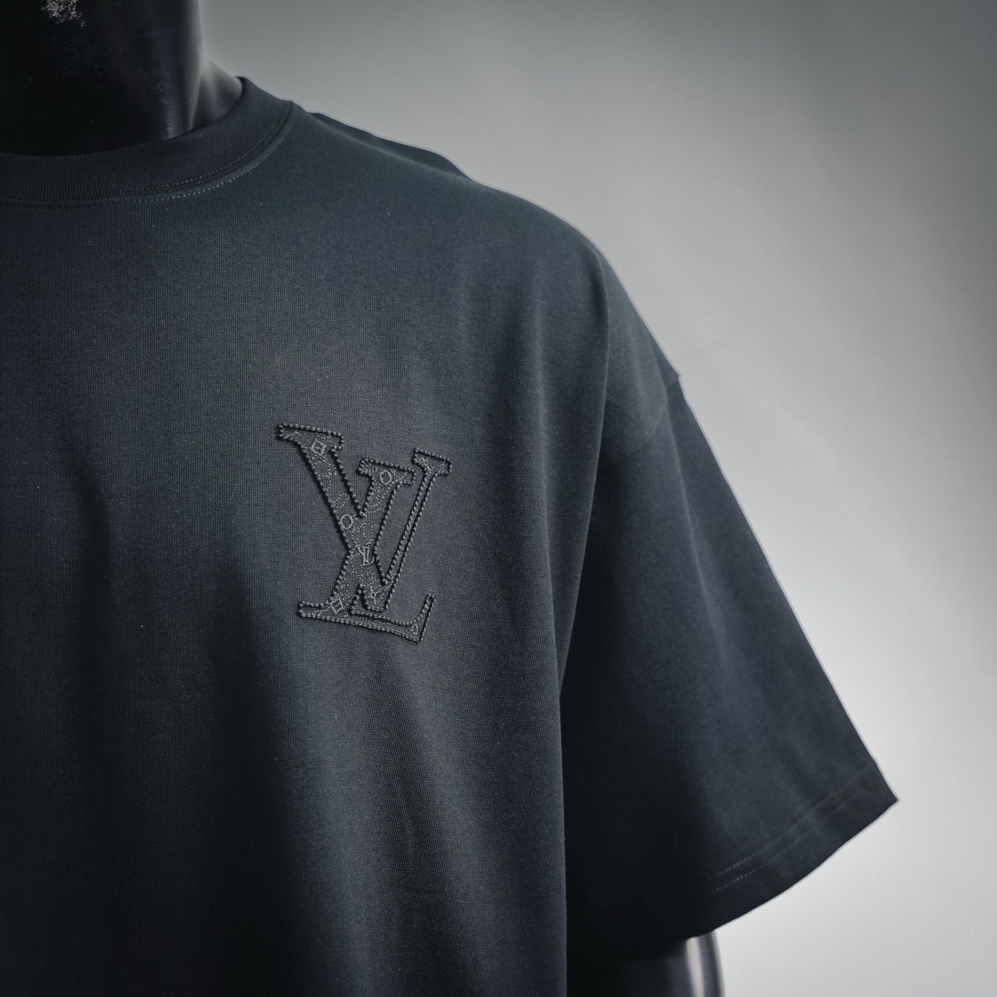 LV Clothing-327