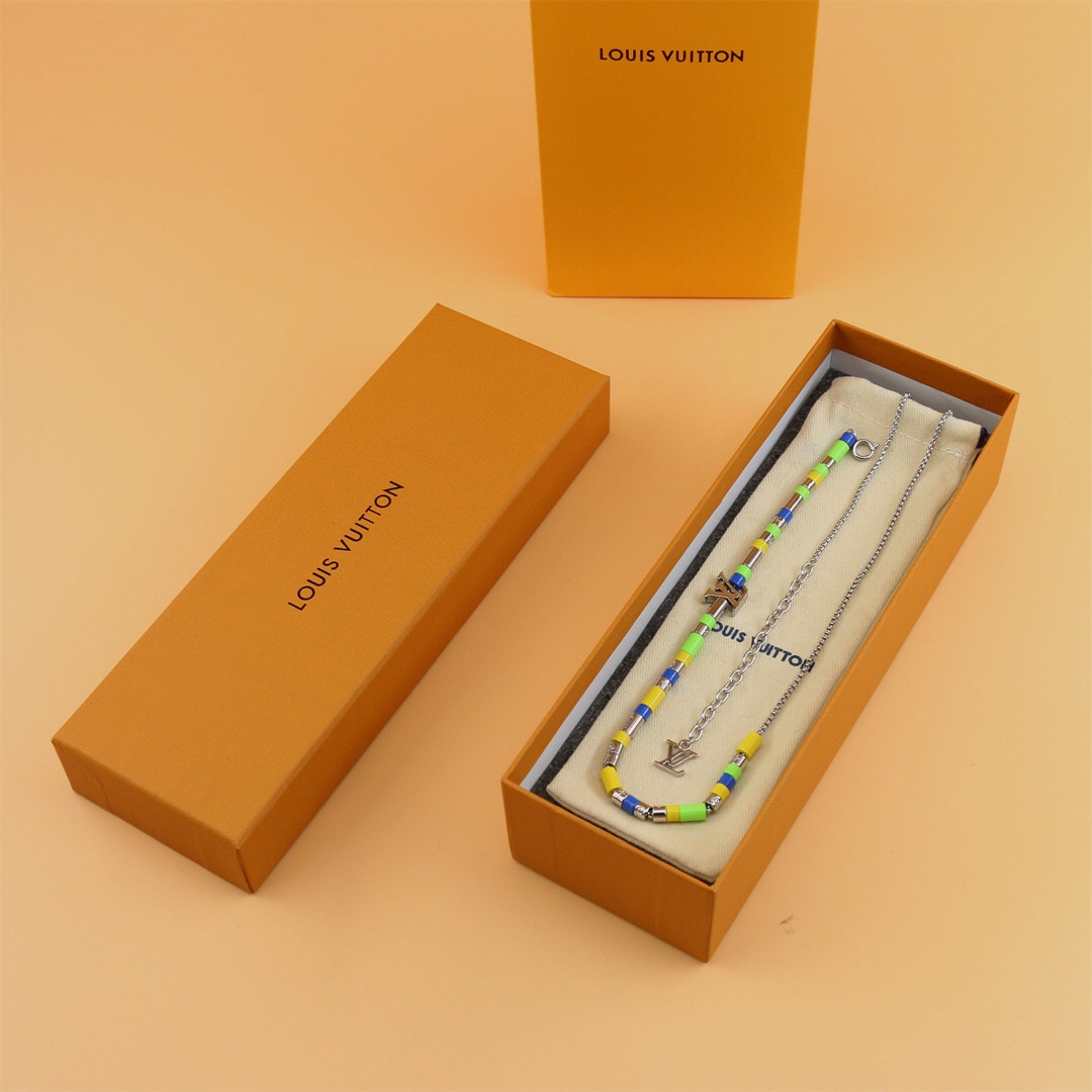LV necklace-3
