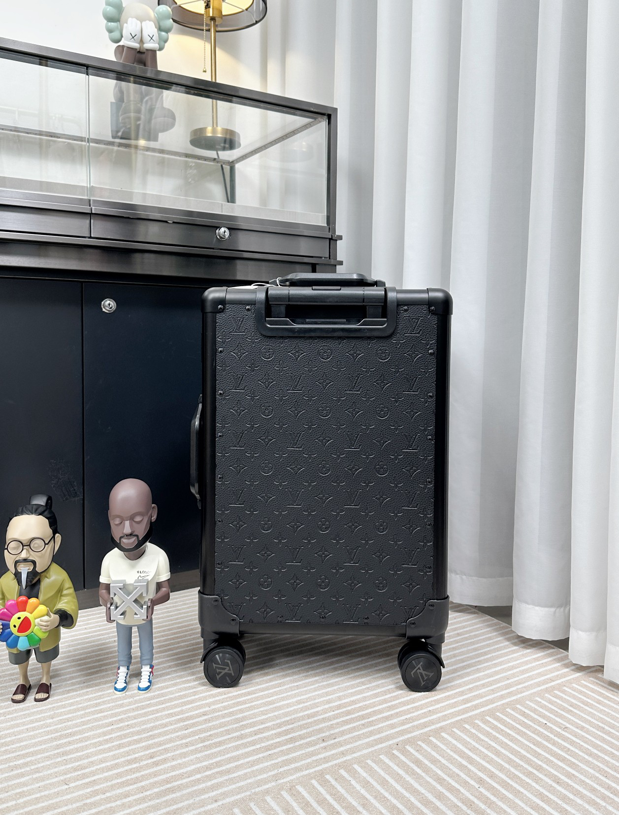 LV luggage-103