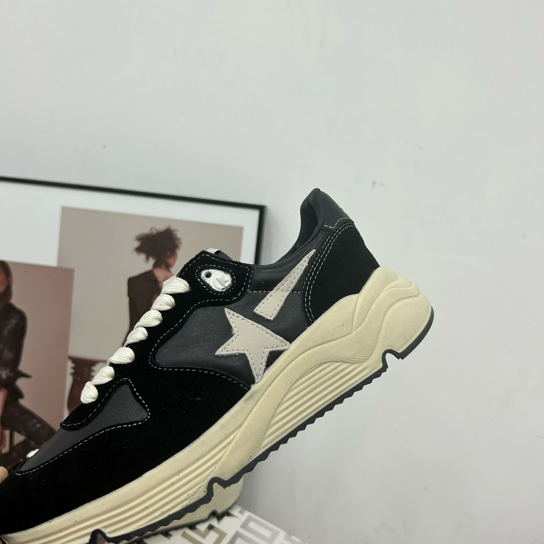 Golden Goose Sneakers-84