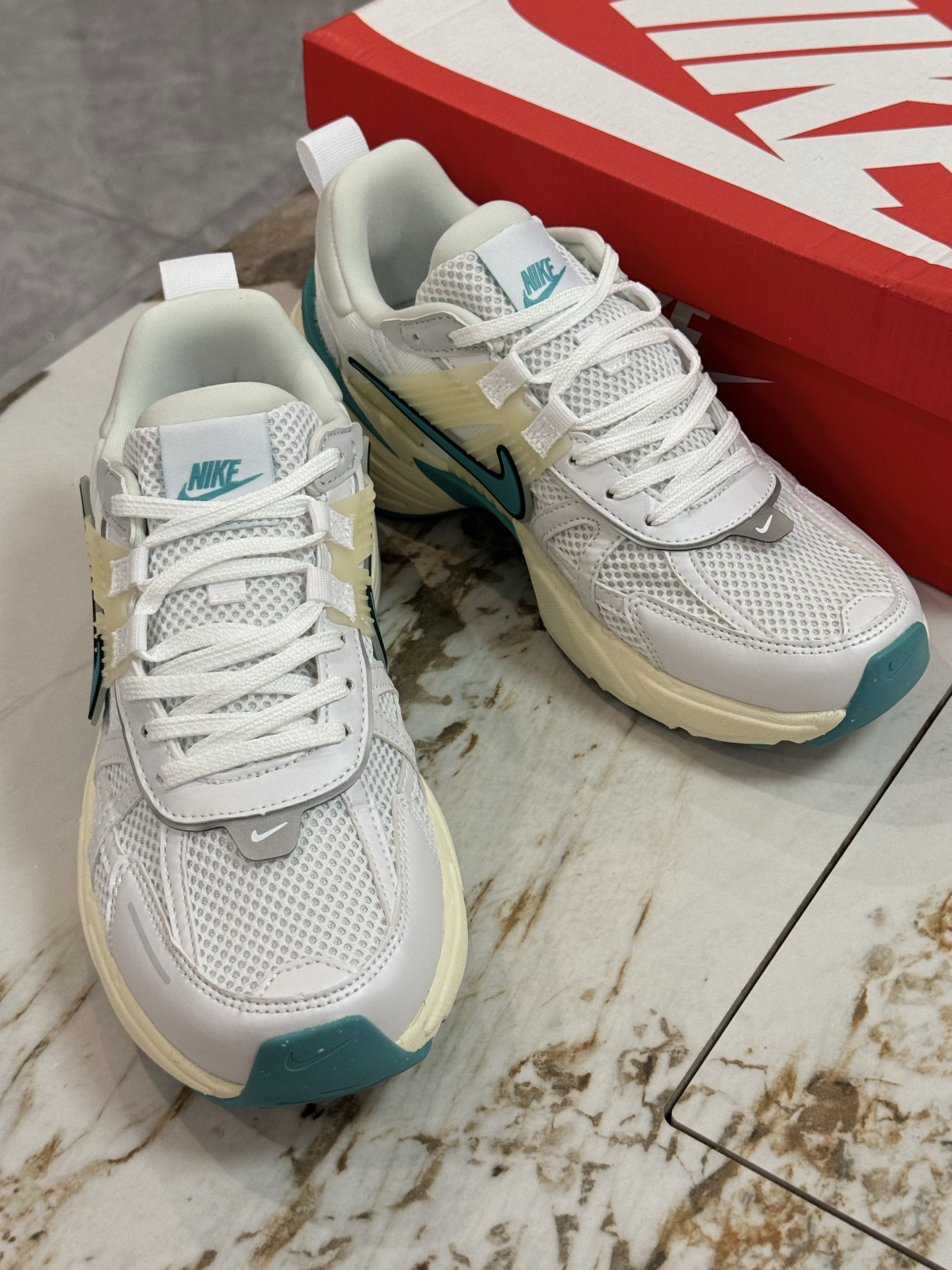 Nike Sneakers-245