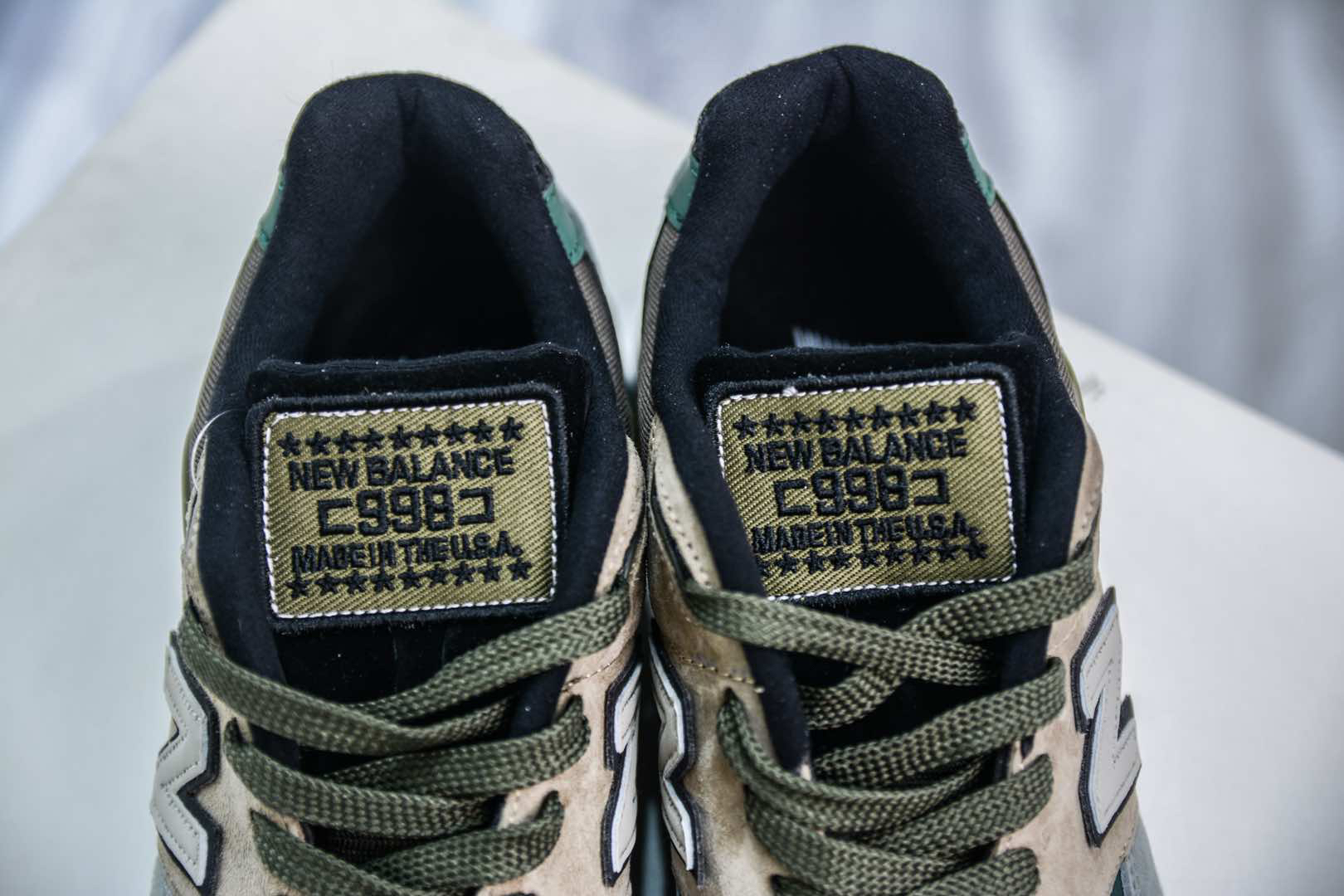 New Balance Sneakers-374