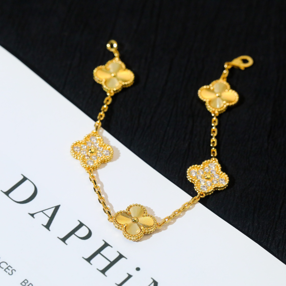 Van Cleef & Arpels Bracelet-77