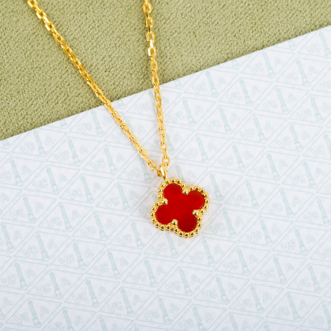 Van Cleef & Arpels necklace-130