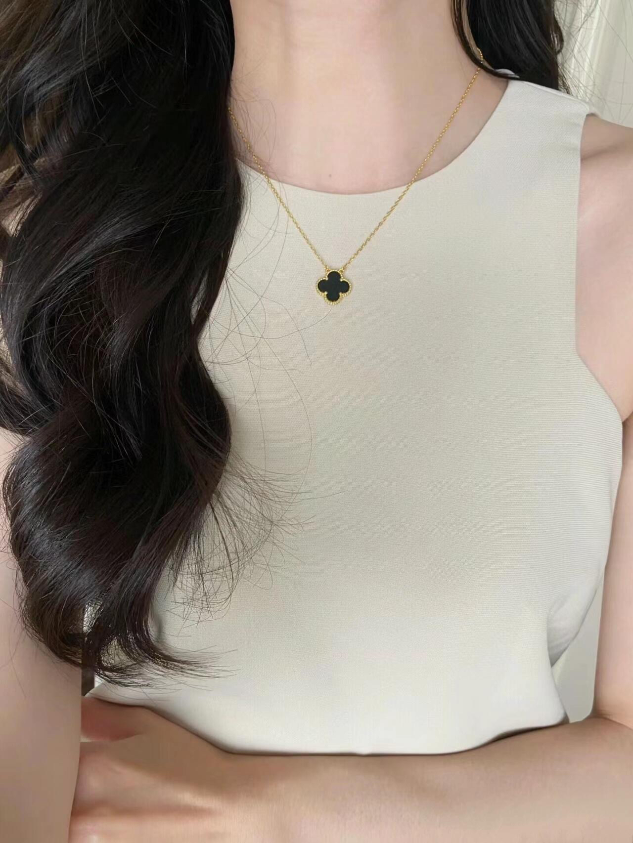 Van Cleef & Arpels necklace-75